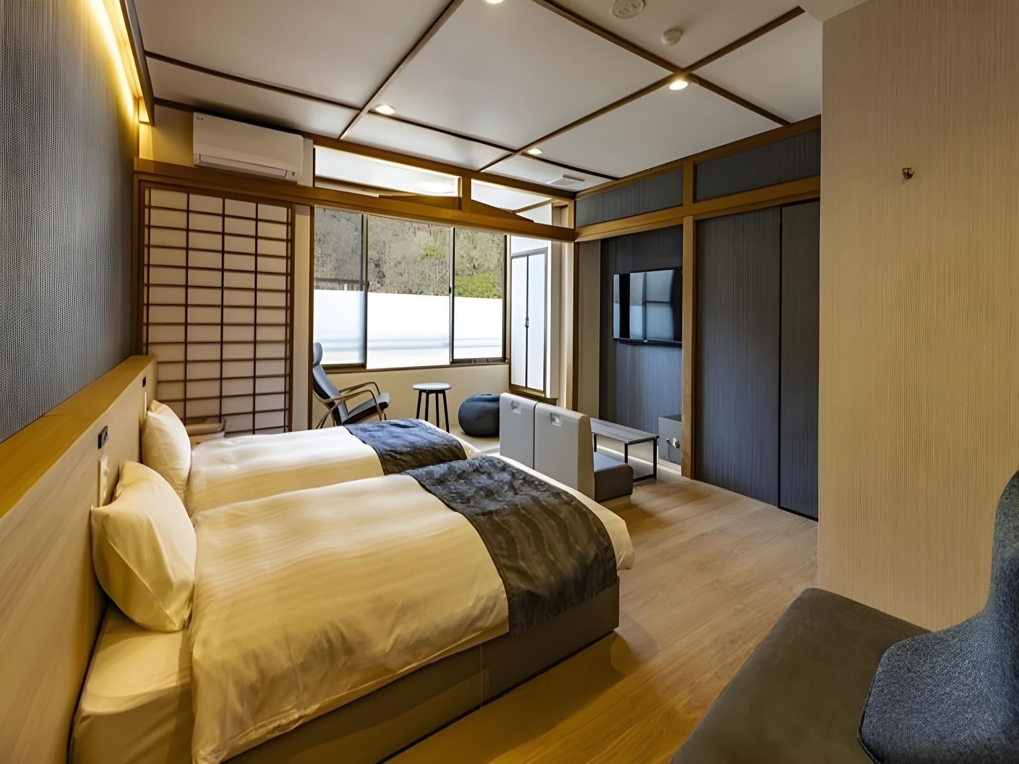 Modern Deluxe Twin Room