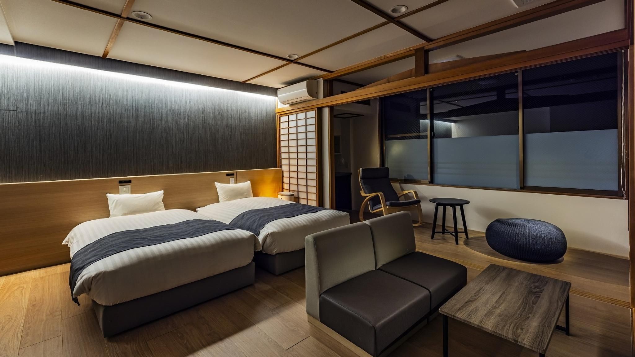 Modern Deluxe Twin Room