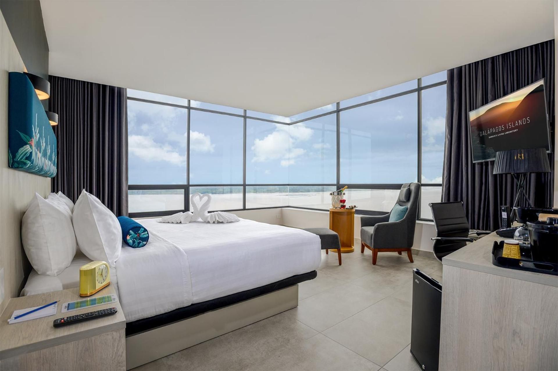 1 KING BED TWO ROOM SUITE