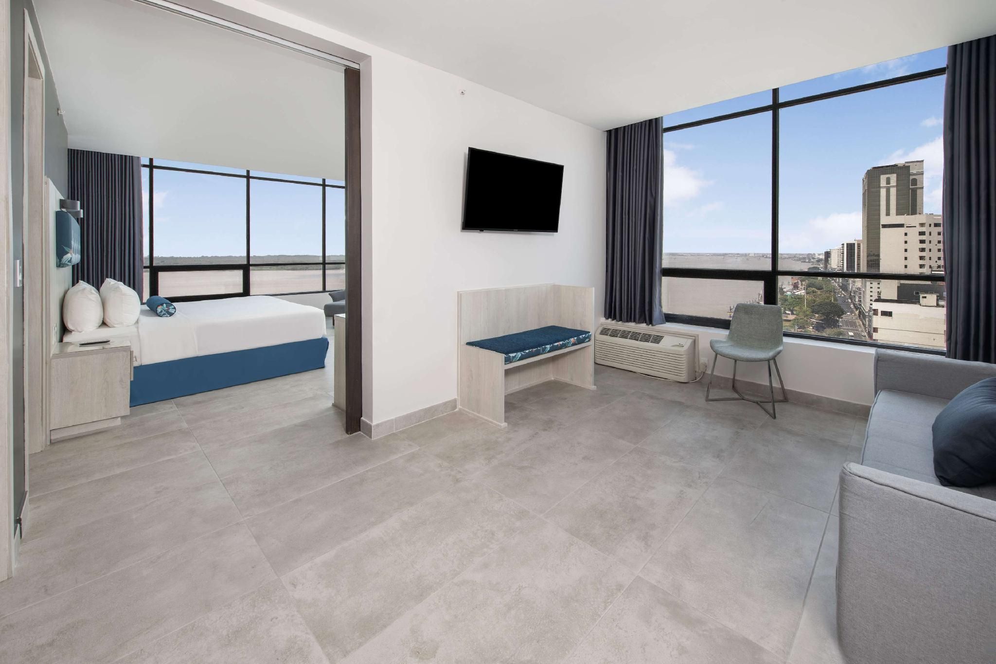 1 King Bed Two Room Suite Premium Floor