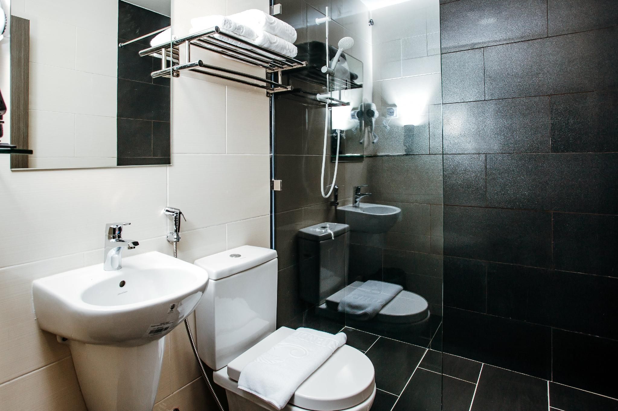 Friendly Hotel Twin Room B 3