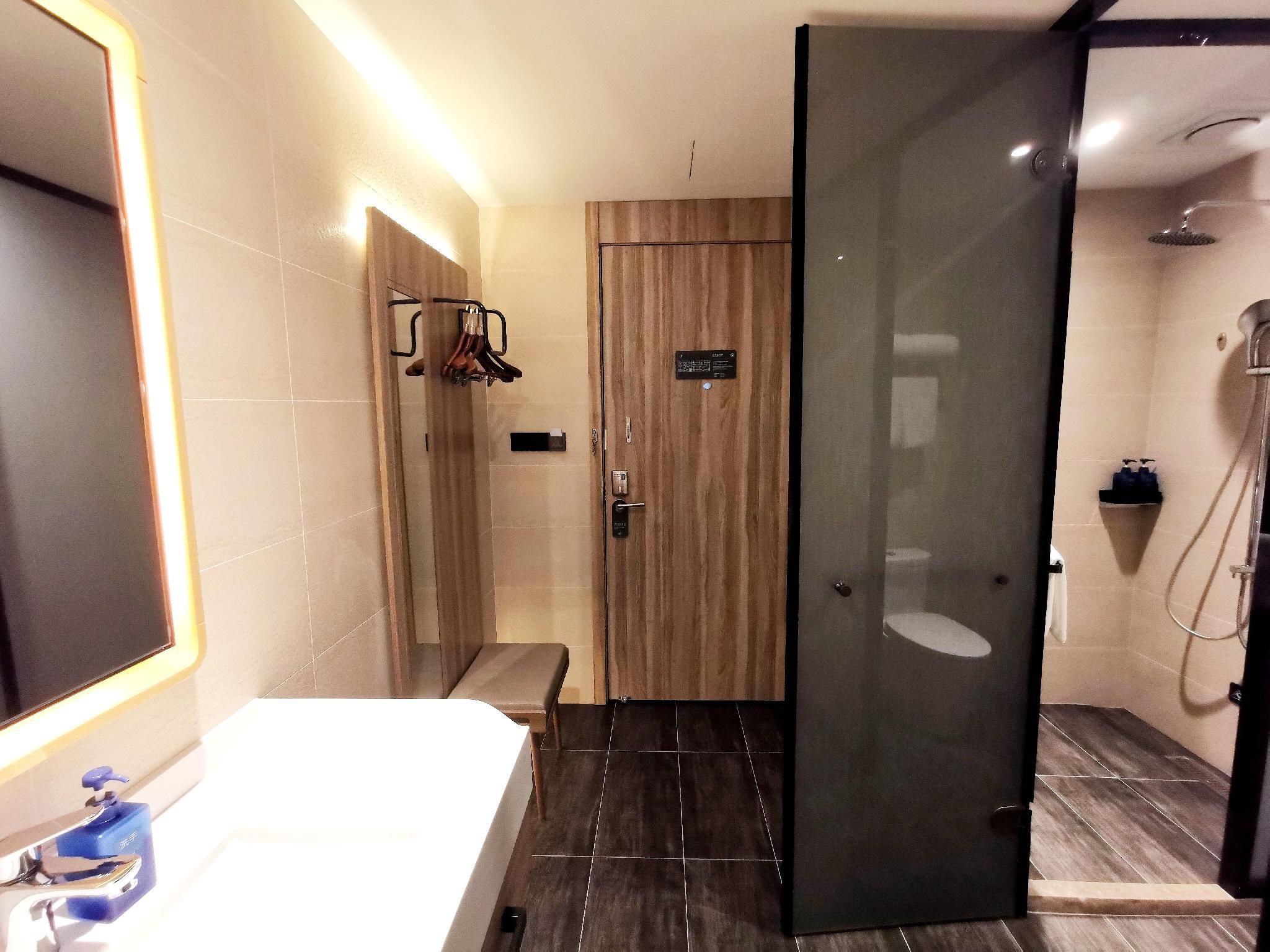 Huazhu - Family Room