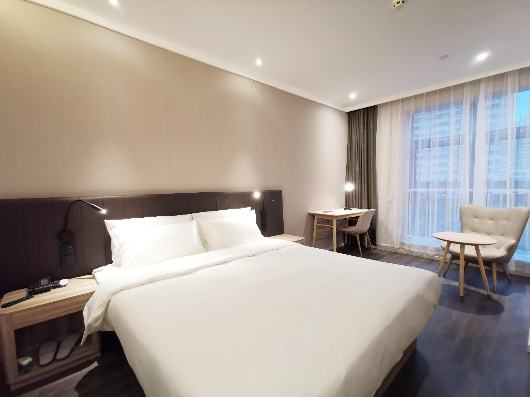 Hanting Premium Hotel Weinan North Railway Station Lotte Street Huazhu - Superior BedRoom