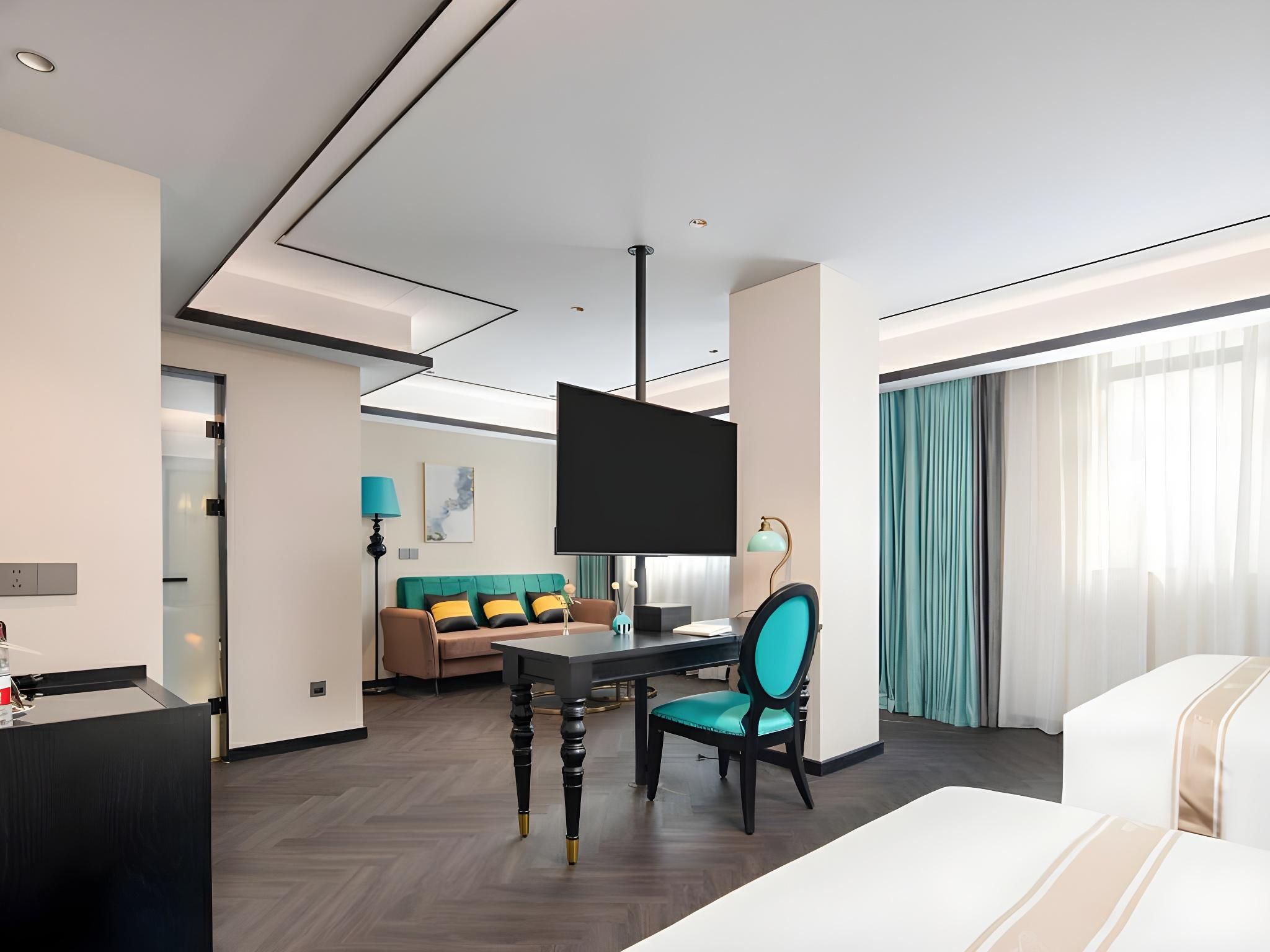 Xana Deluxe - Family Room