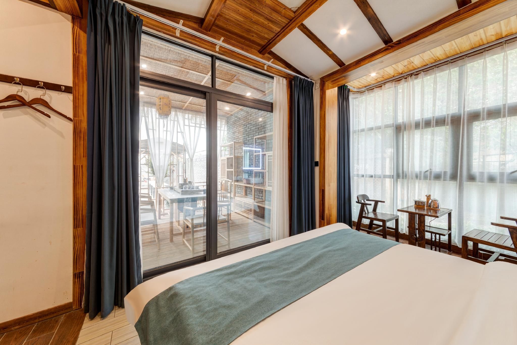 [Main Building] Deluxe King, Garden View