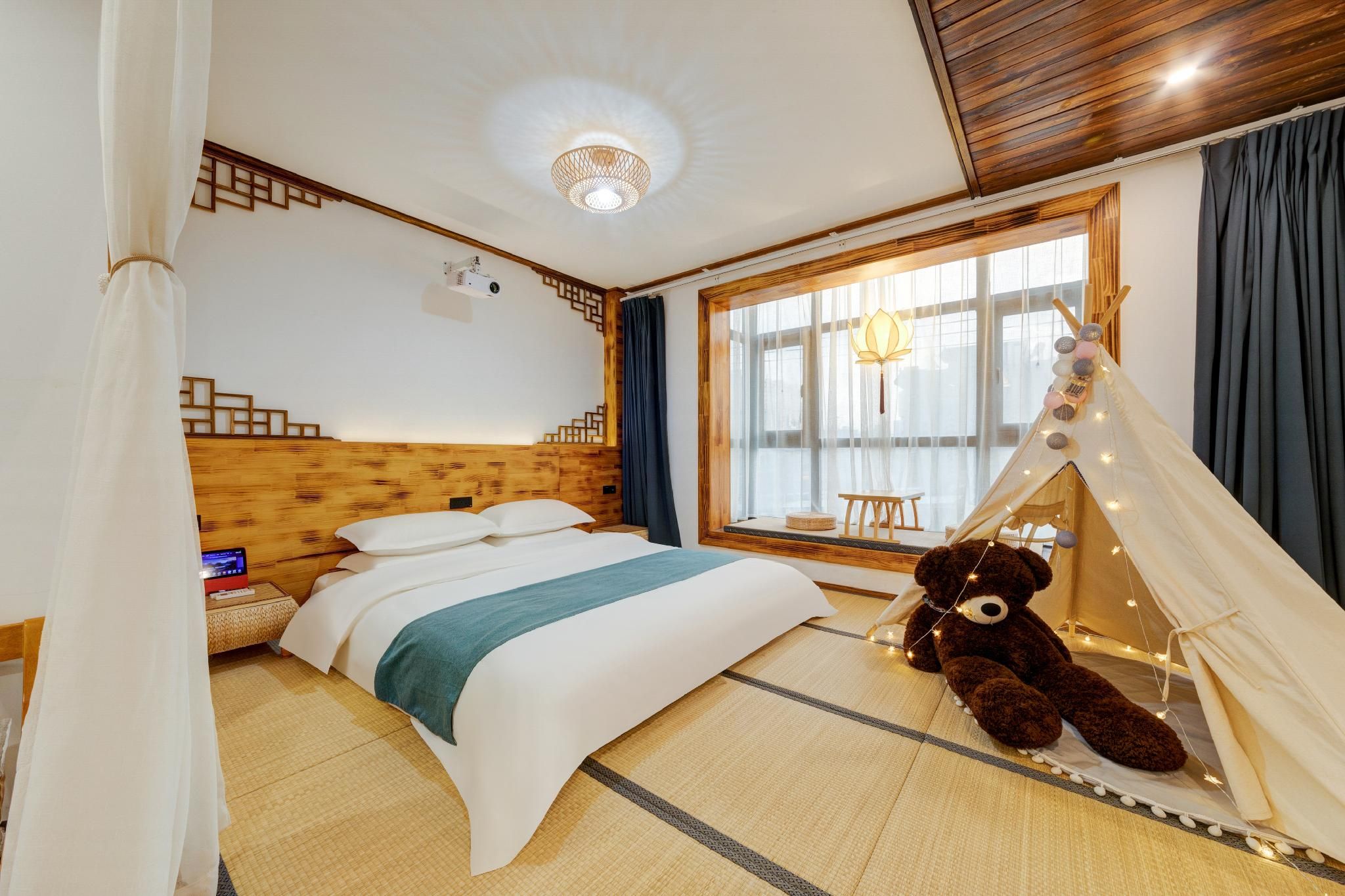 Tower 1 Superior Room