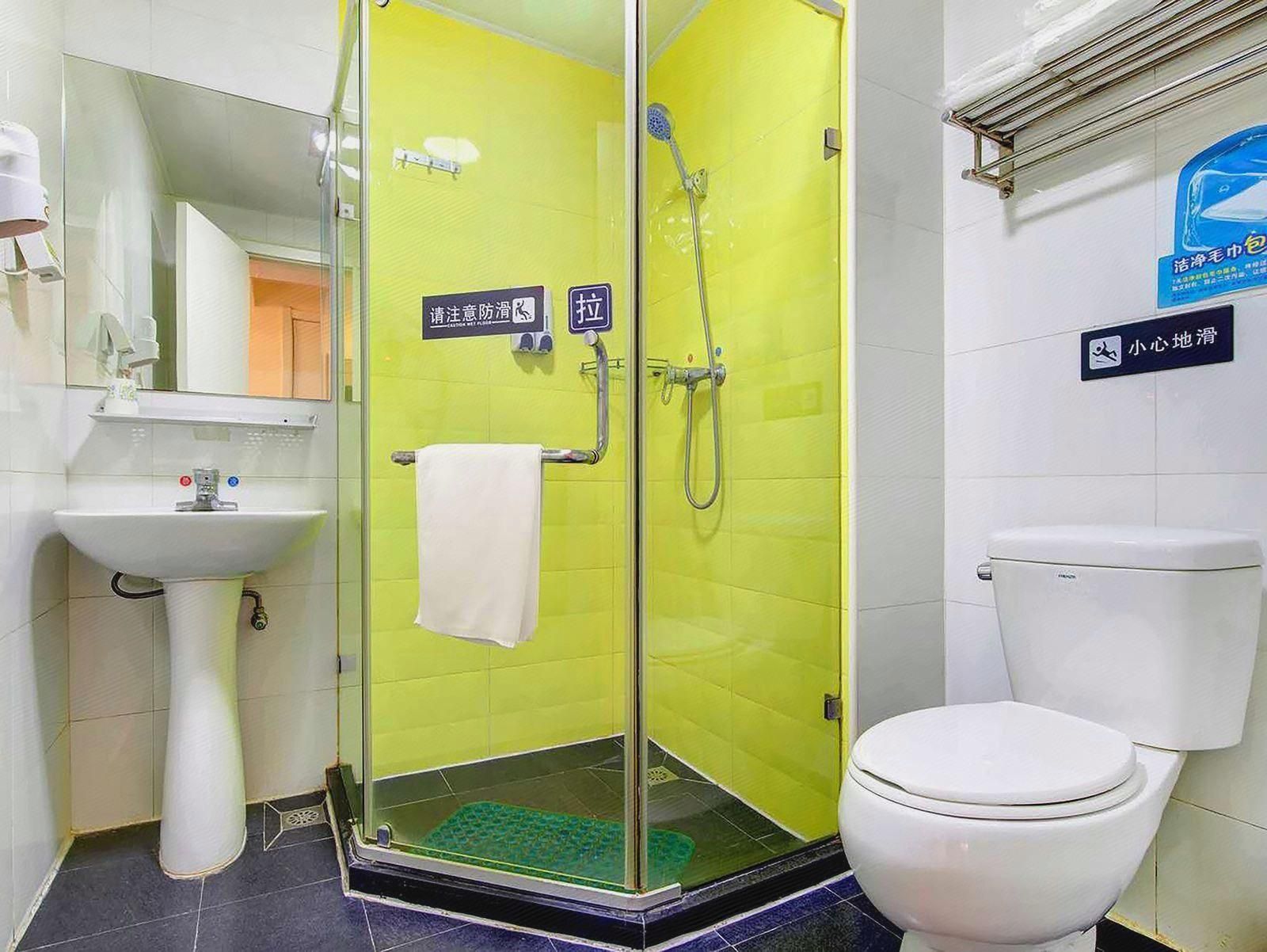 Zero Pressure Twin Room