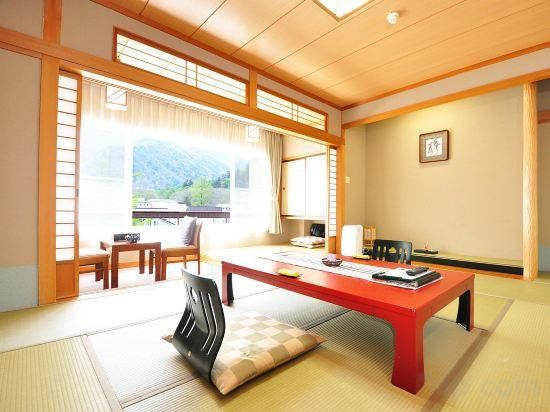 Japanese-Style Room