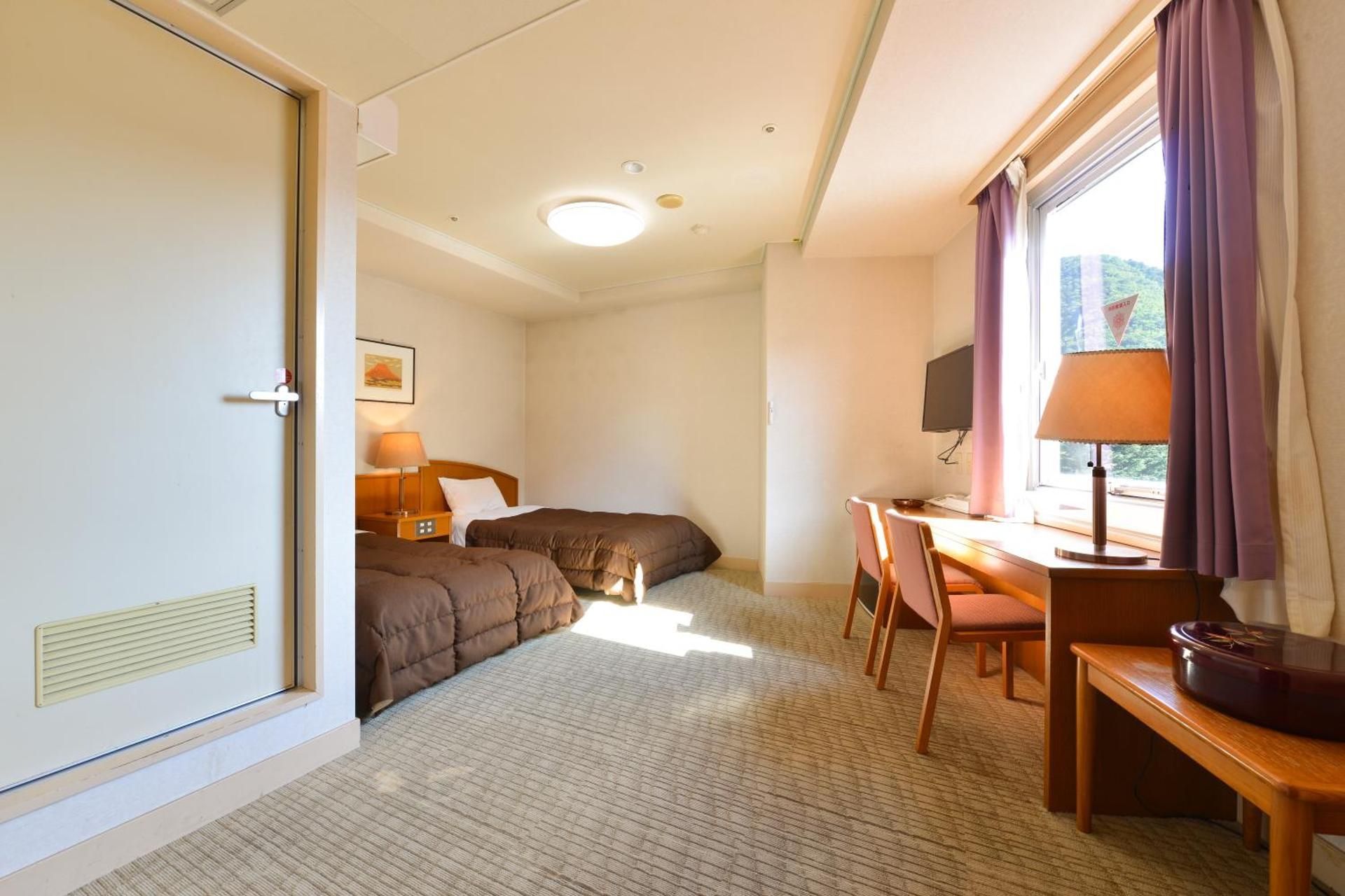 Economy Twin Room - Non-Smoking