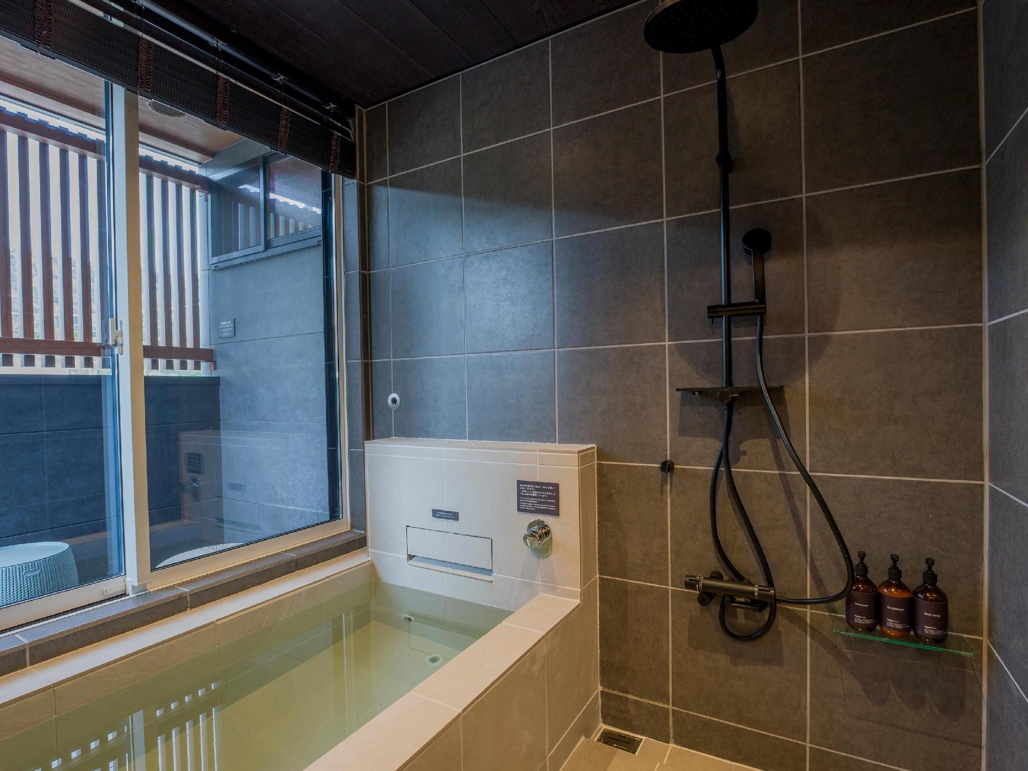 F Type - Natural Hot Springs, Bedrock Bath Bed, One Floor