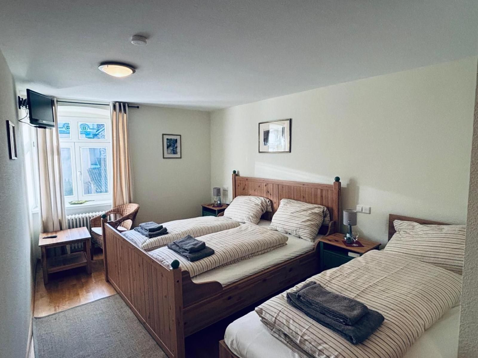 Deluxe Room (2 Adults + 1 Child)