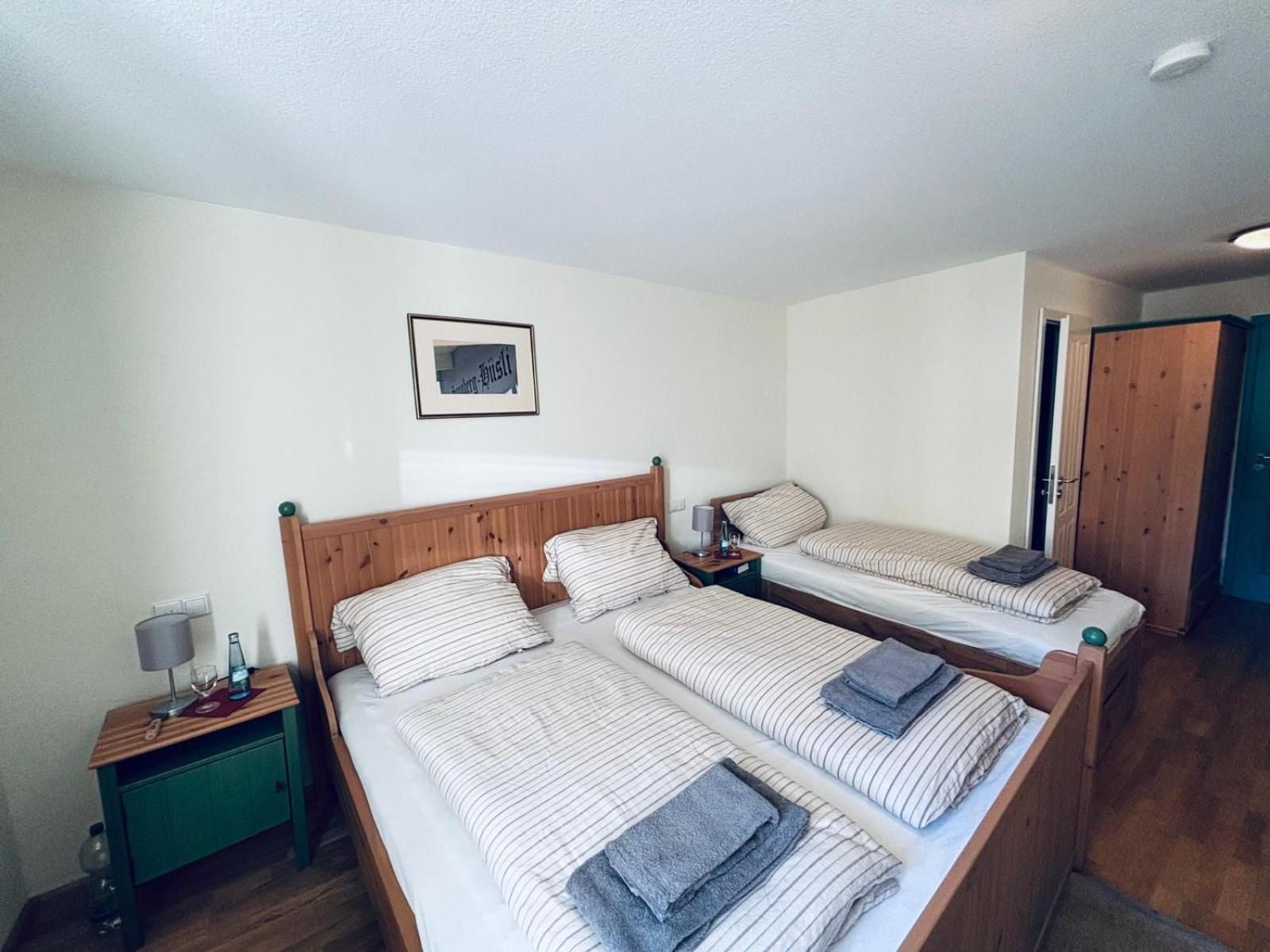 Deluxe Room (2 Adults + 1 Child)