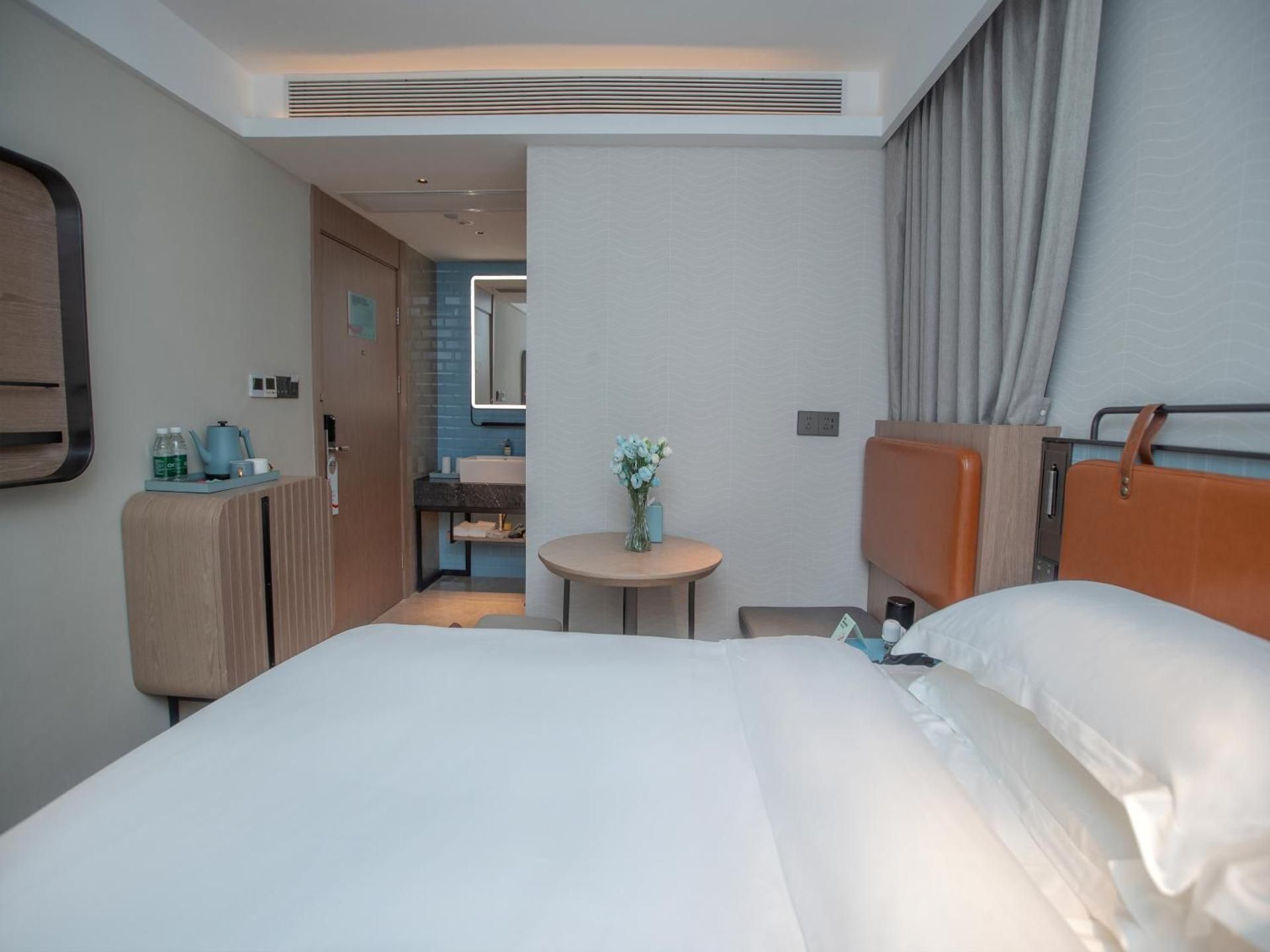 Echarm Hotel Qingyuan Qingcheng Station Municipal Government Small Double Room No Window