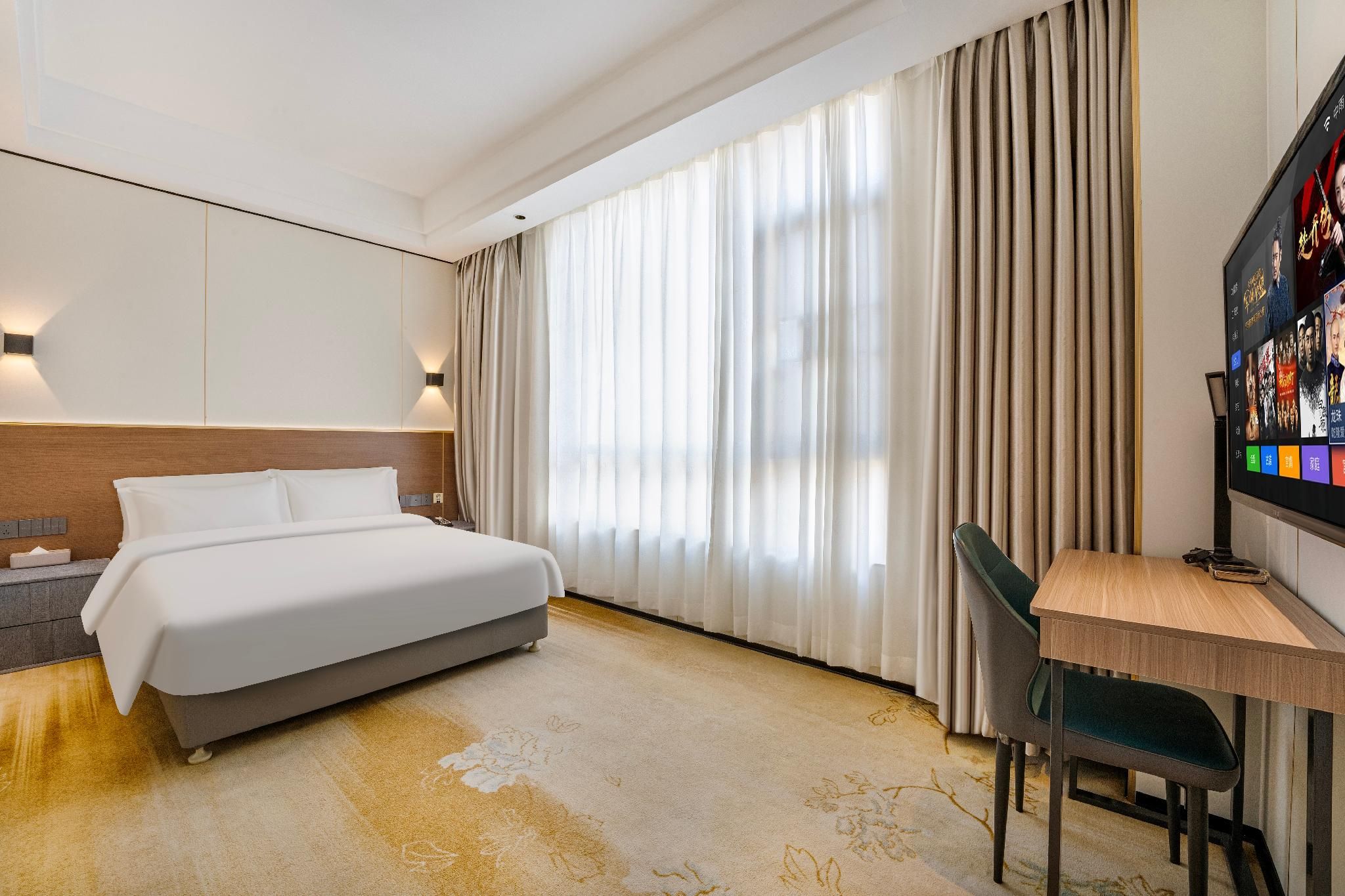Hotel Queen Room