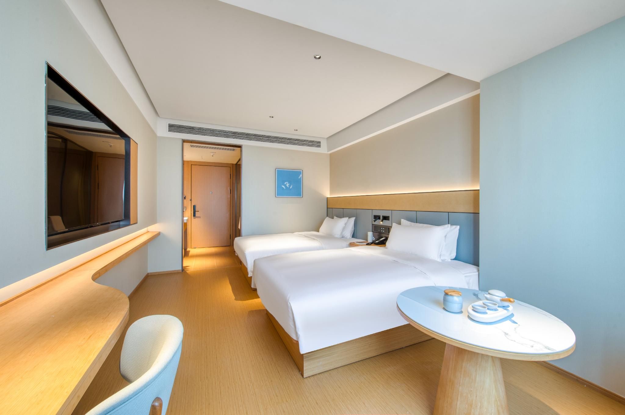 Huazhu - Superior Twin