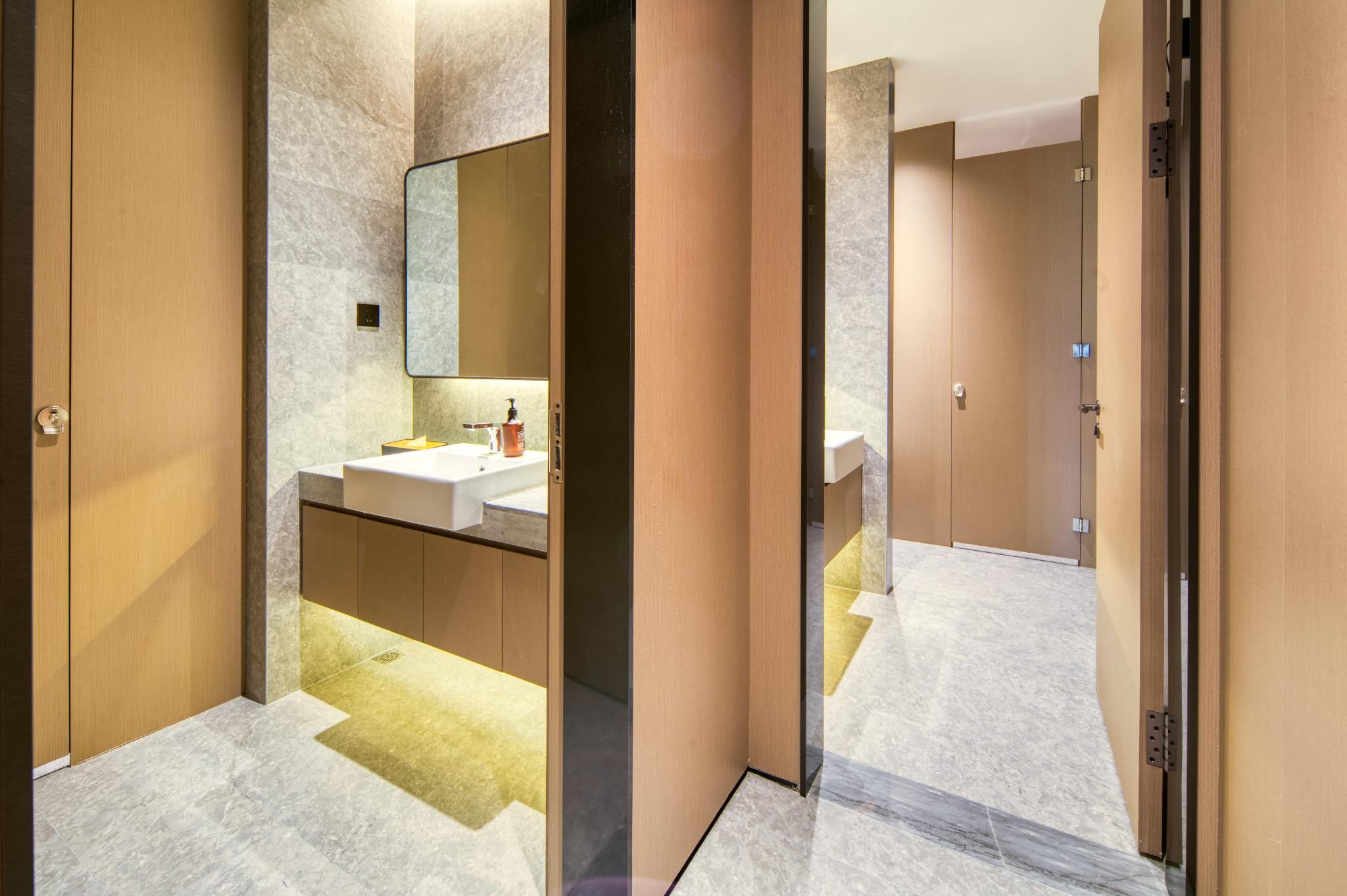 Huazhu - Superior Twin