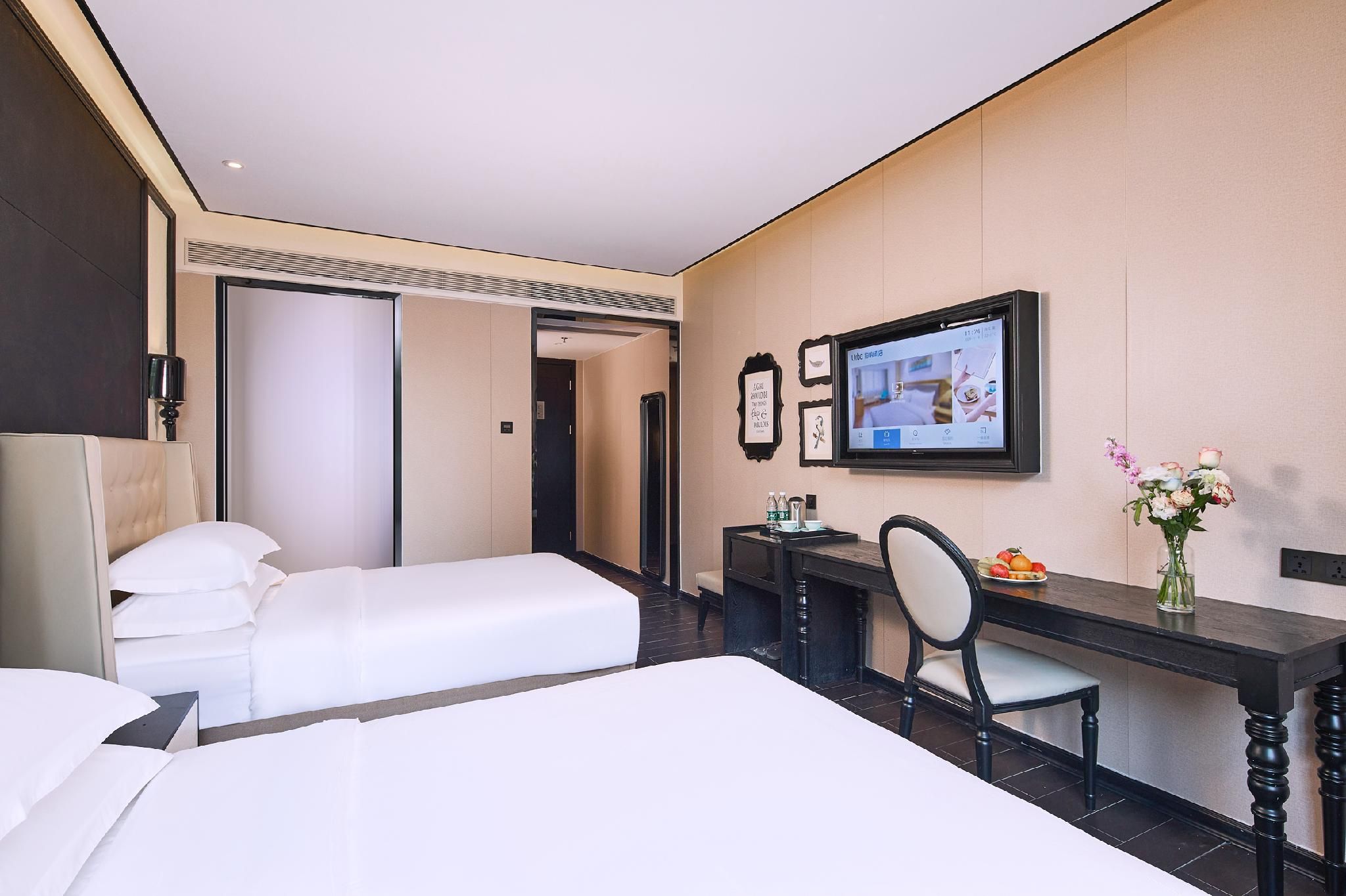 Guest Room - Twin Beds
