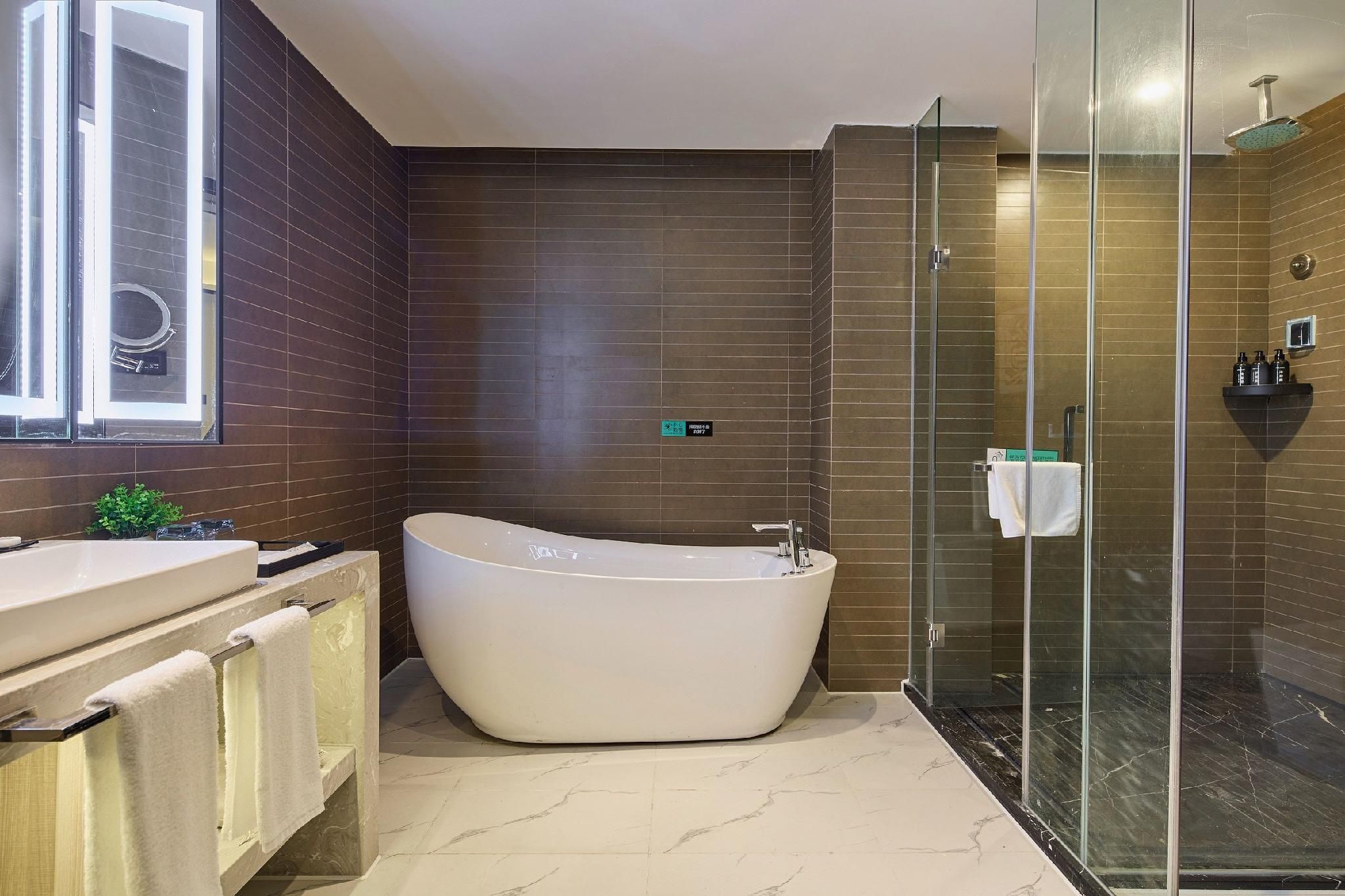 Business Suite Room