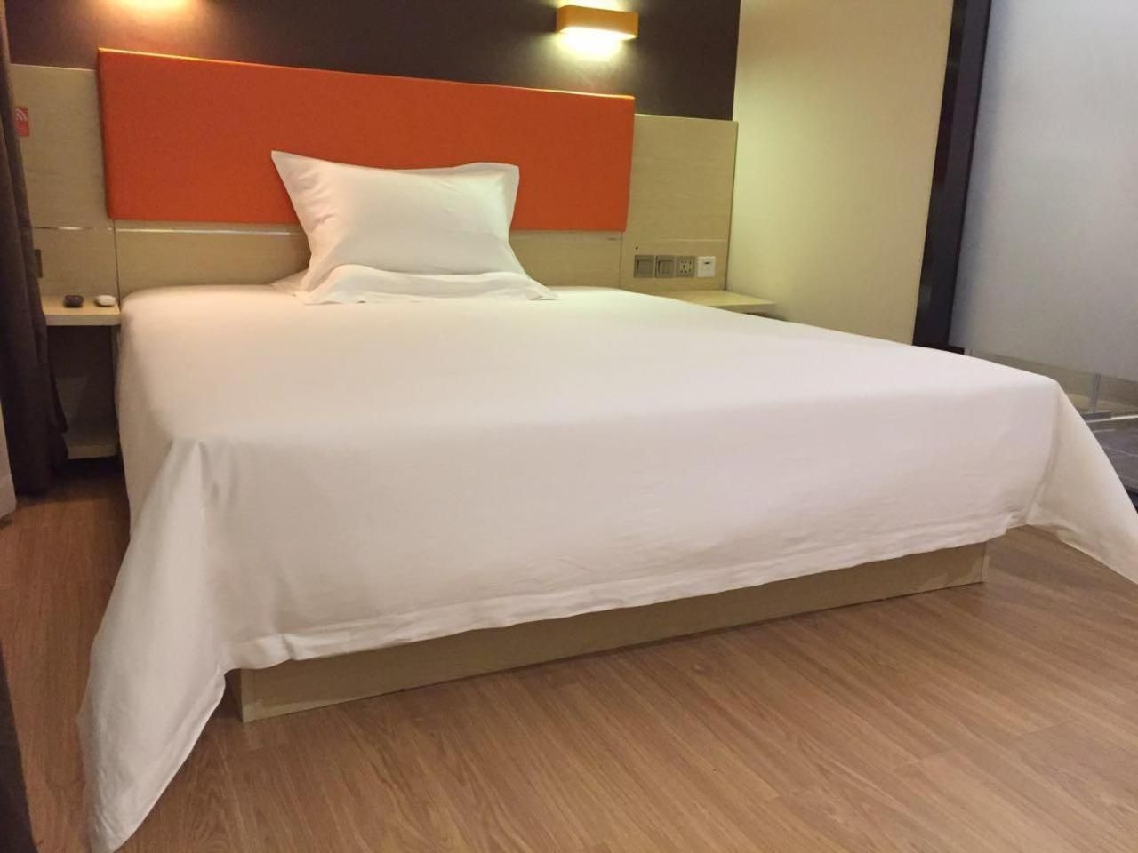 Premium Queen Room