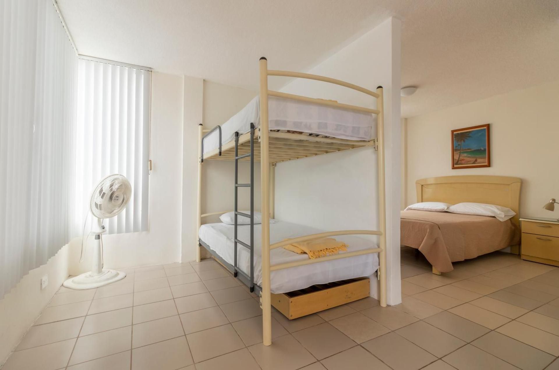 Oceanic Lodge Standard Room 2