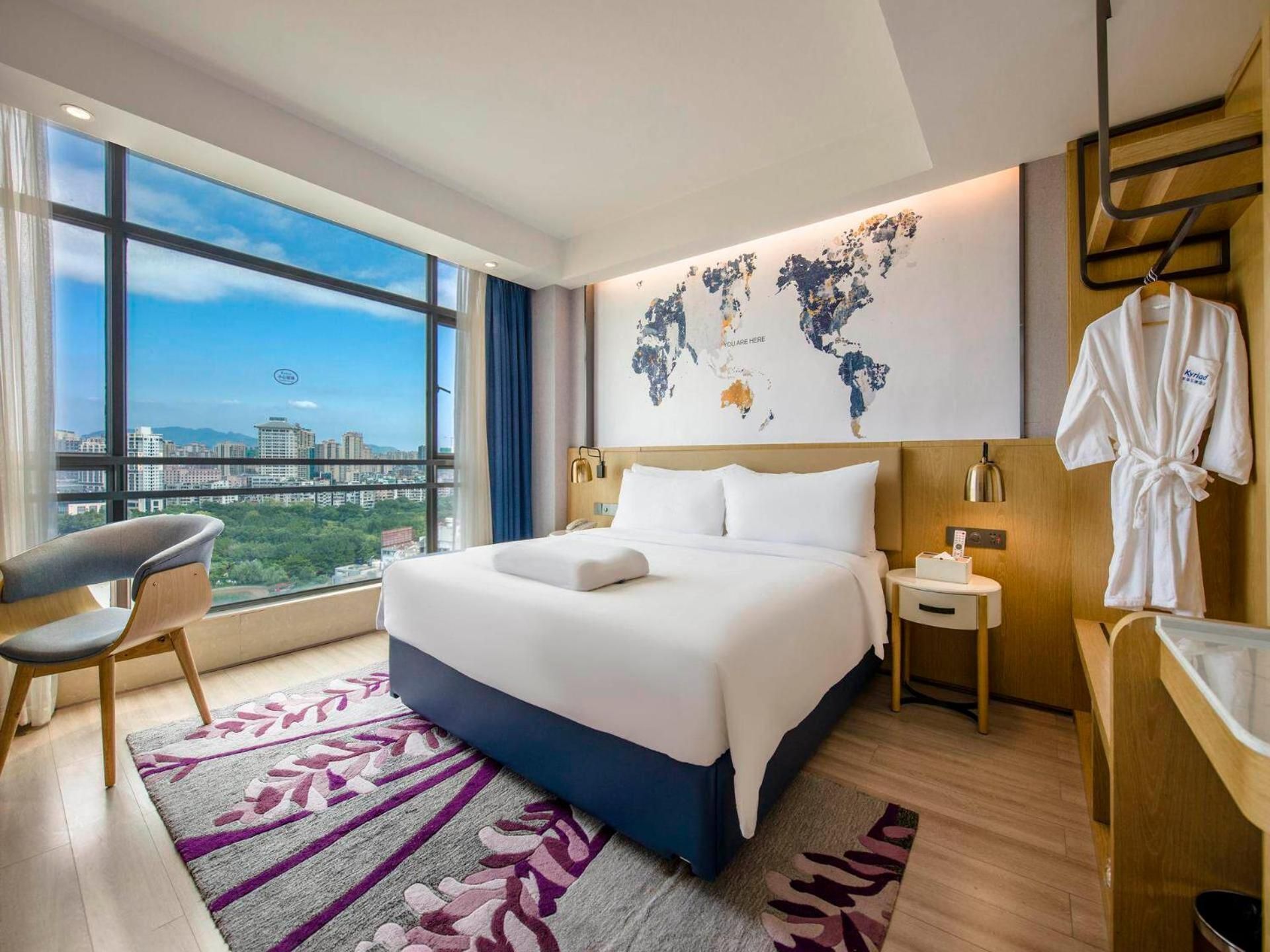 Honorable Suite with View