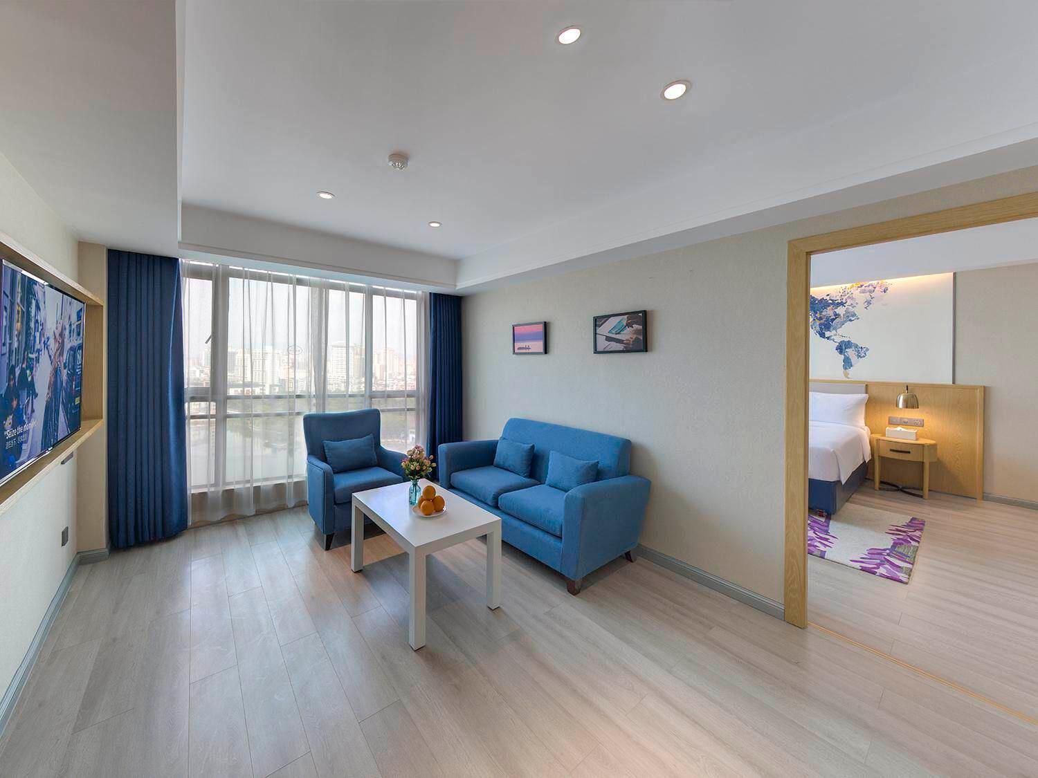 Honorable Suite with View