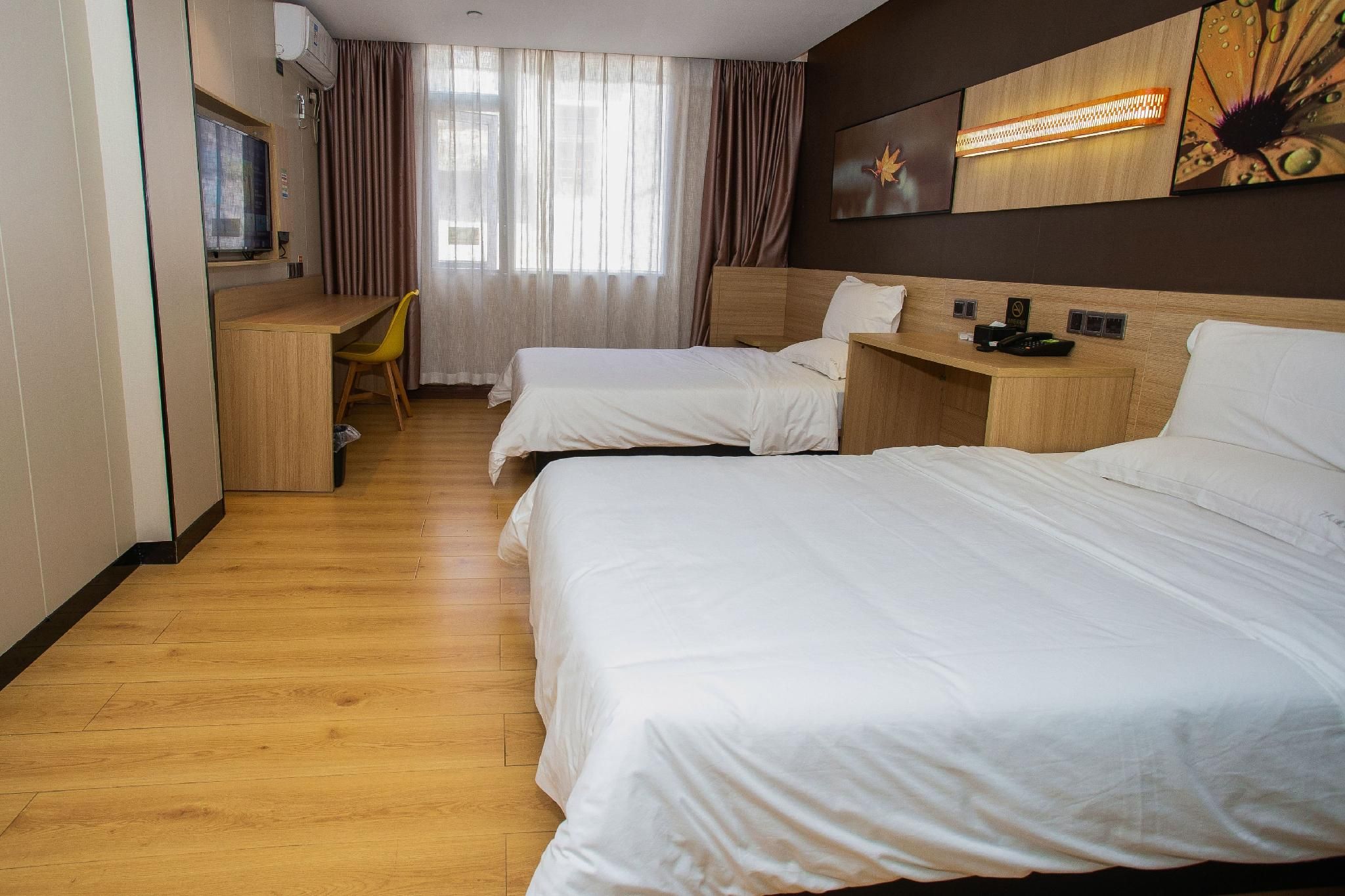 Comfortable Twin Room