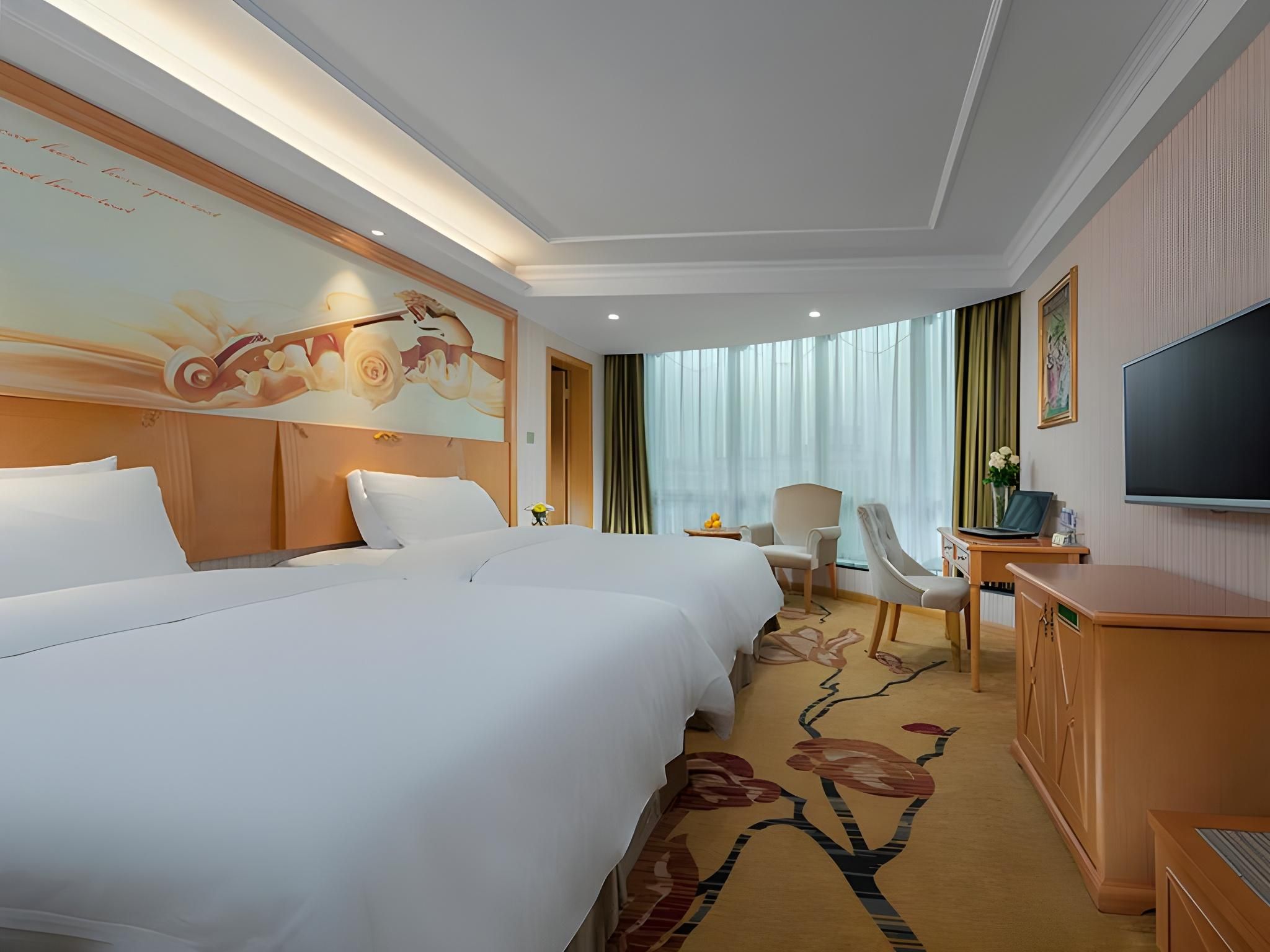 Vienna Classic Hotel Qingyuan Lianzhou Tower Family Suite