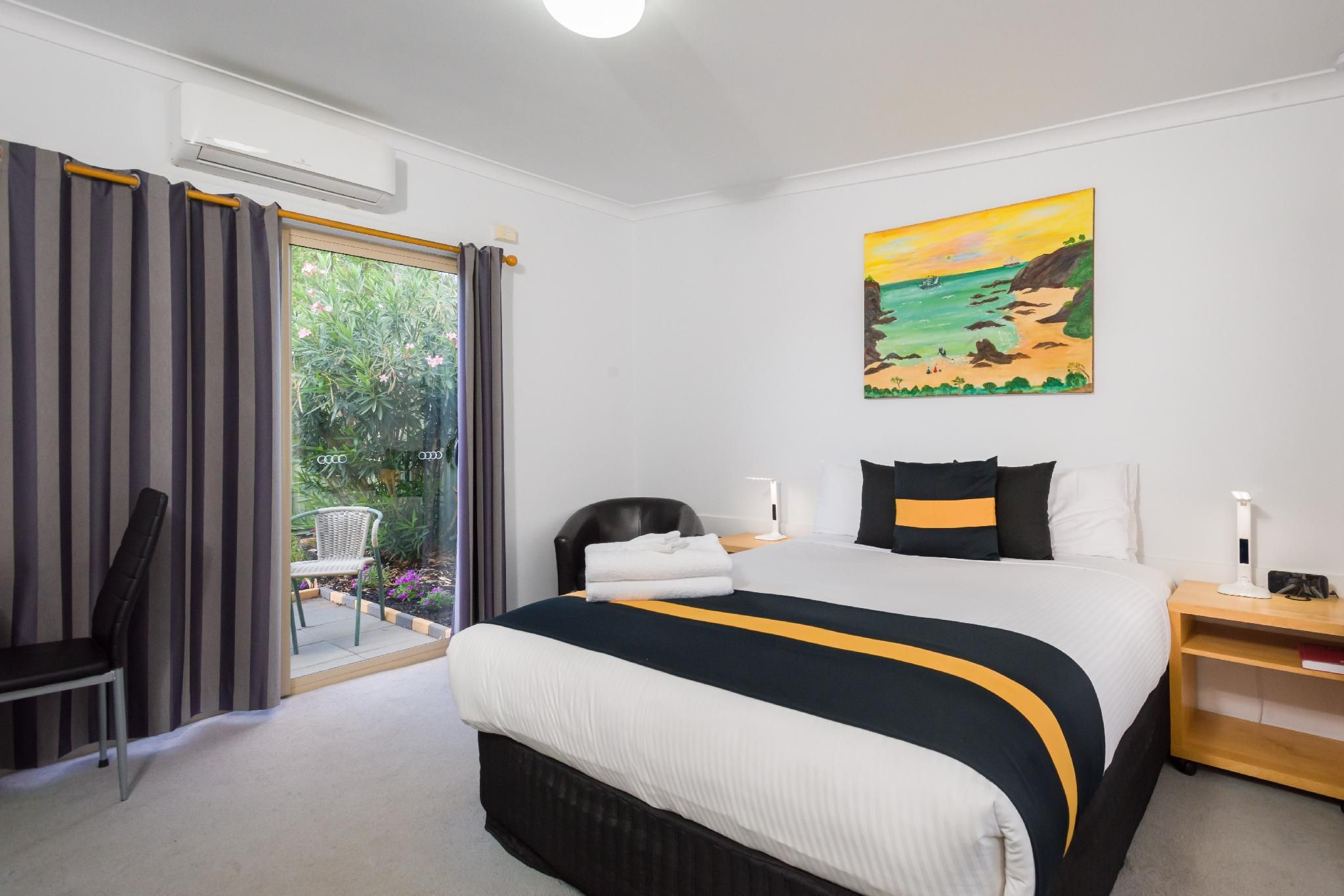 Courtyard Suite
