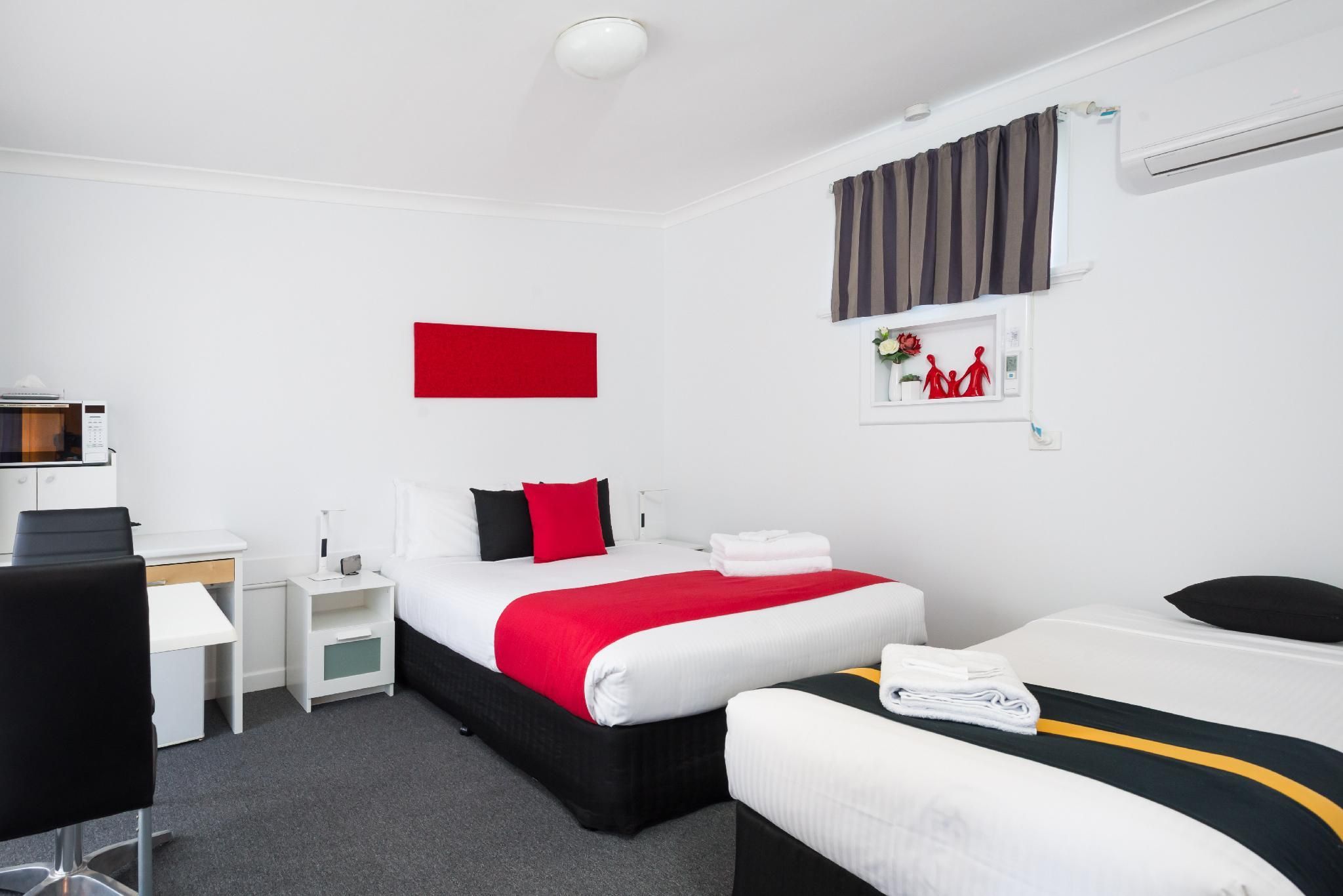 Triple Room (D and S Bed)