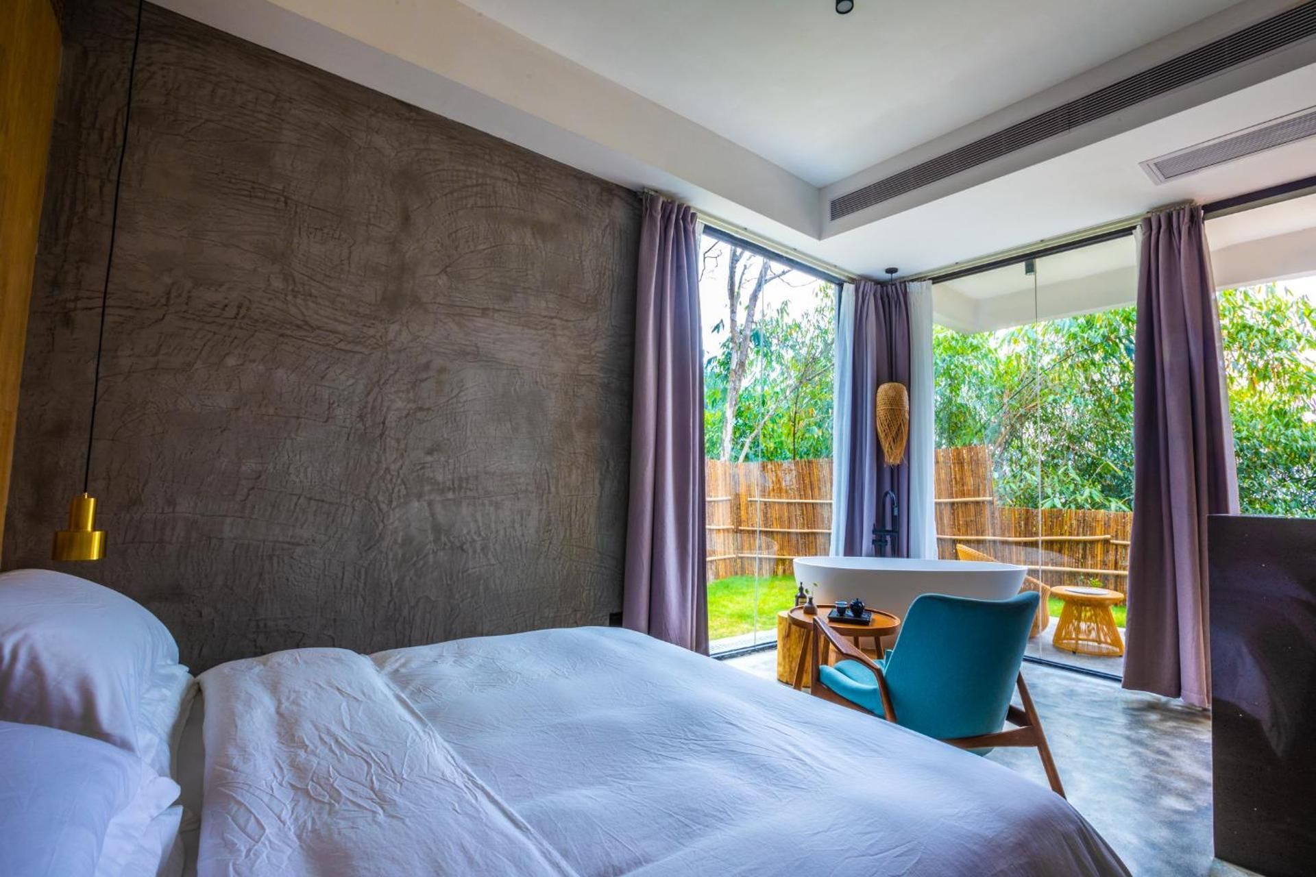 Room for 2 People