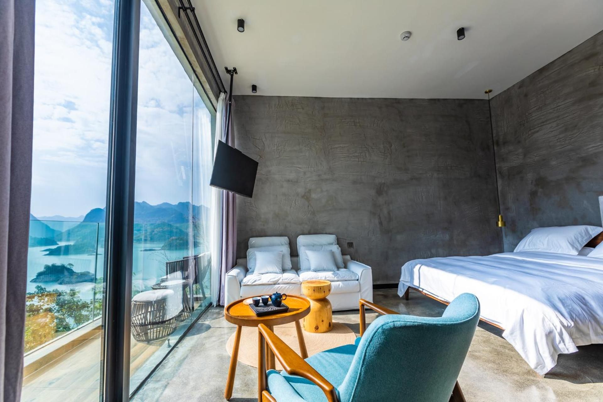 King Room with Mountain View