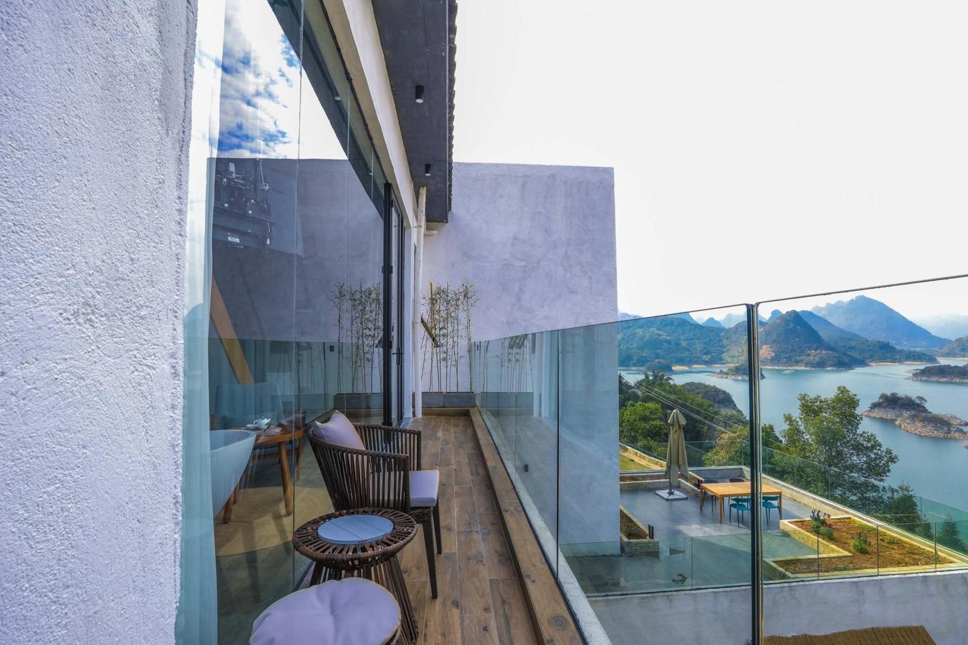 Xixizi Homestay Family