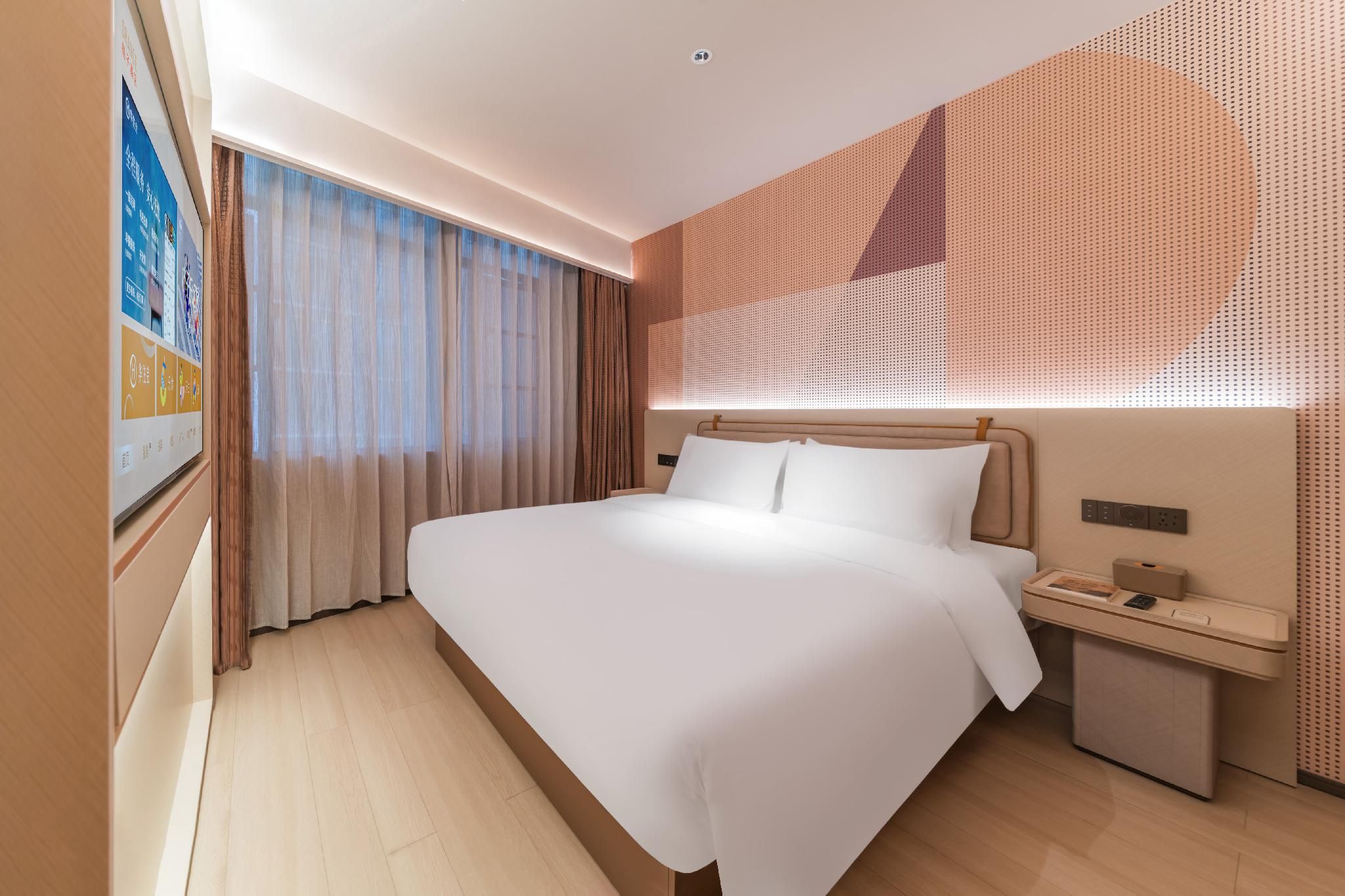 Business Queen Room