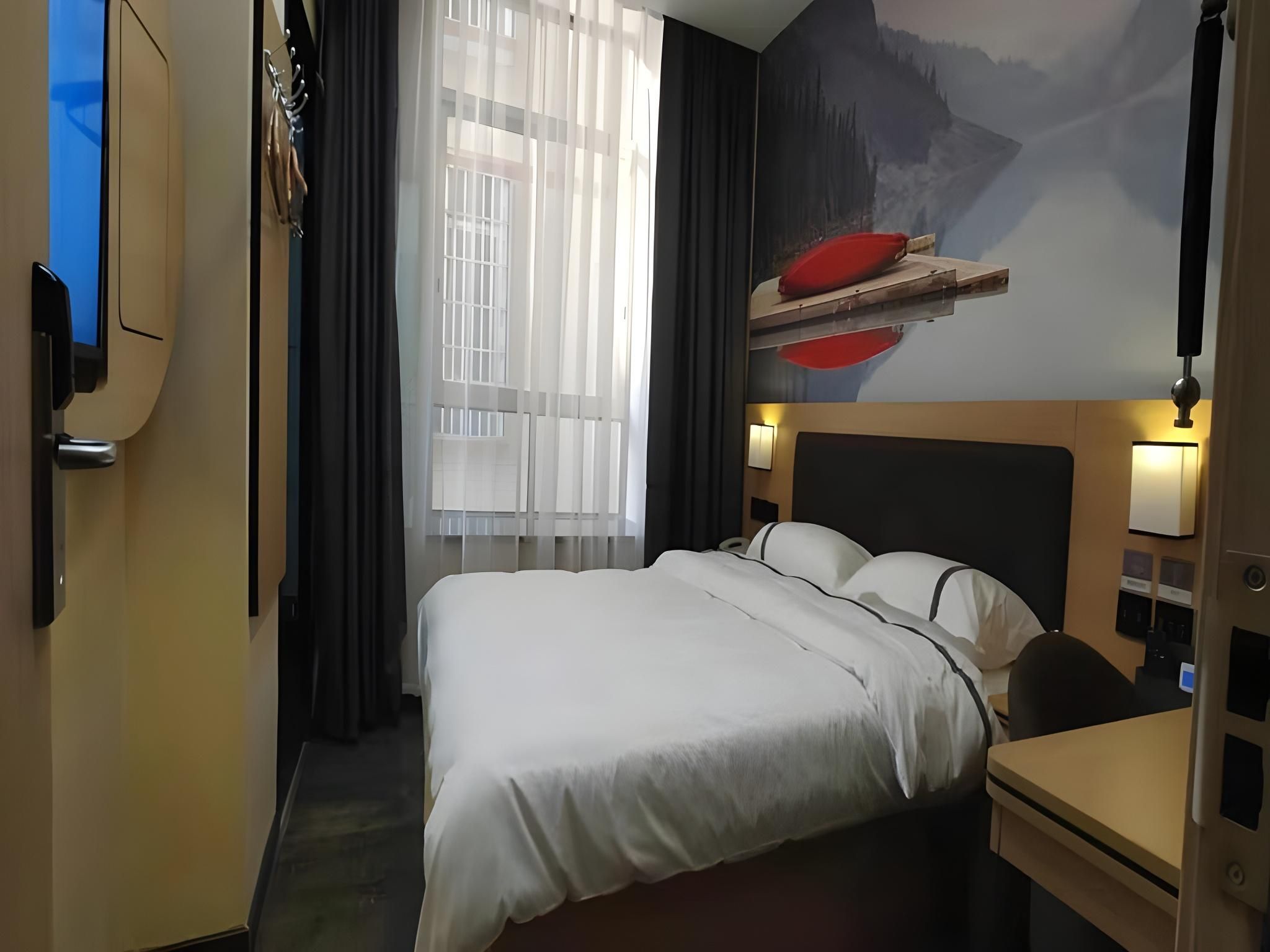 Standand Queen Room