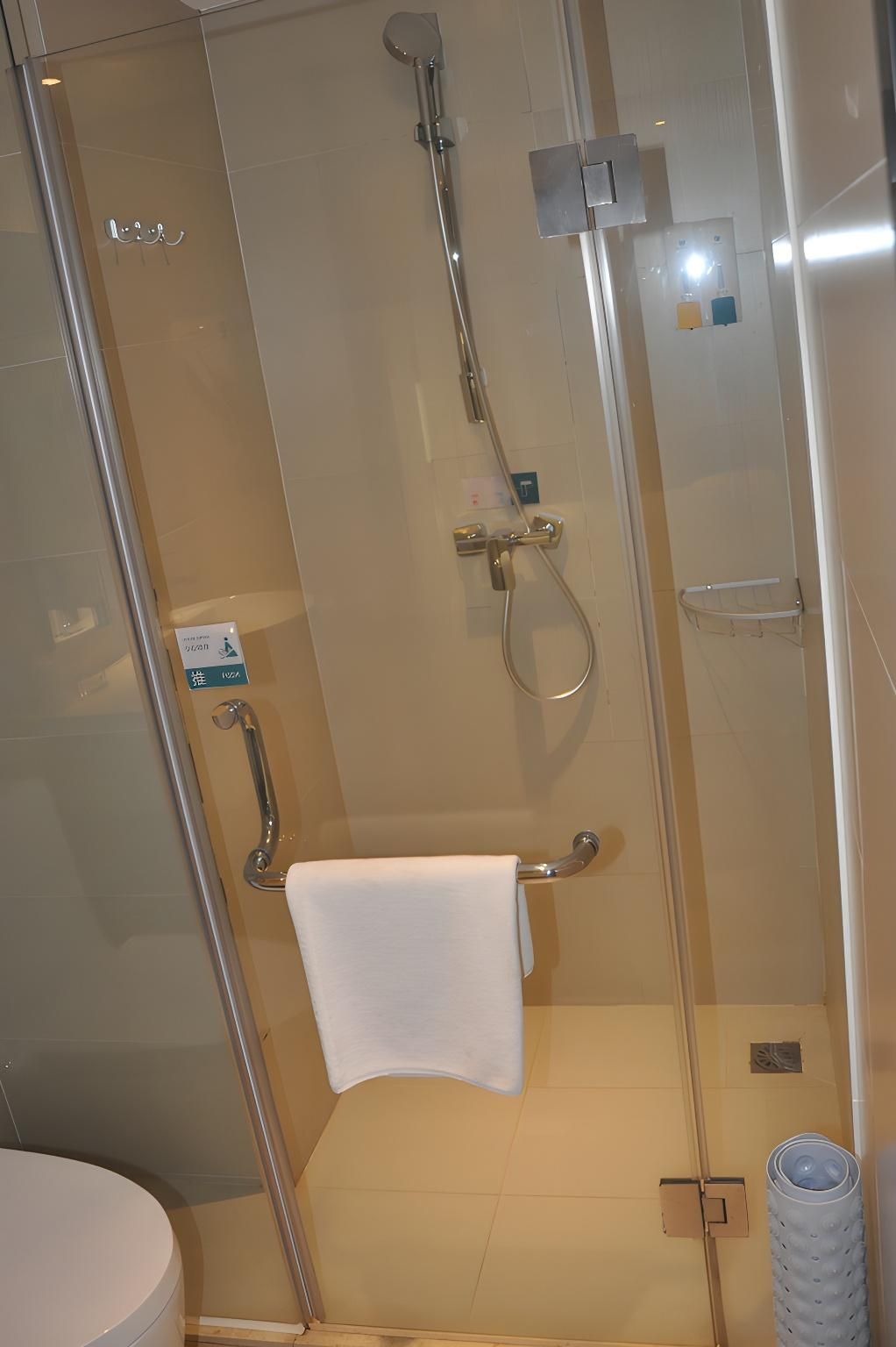 City Comfort Inn Yangjiang Yangchun Bus Station Stand Queen Room 3