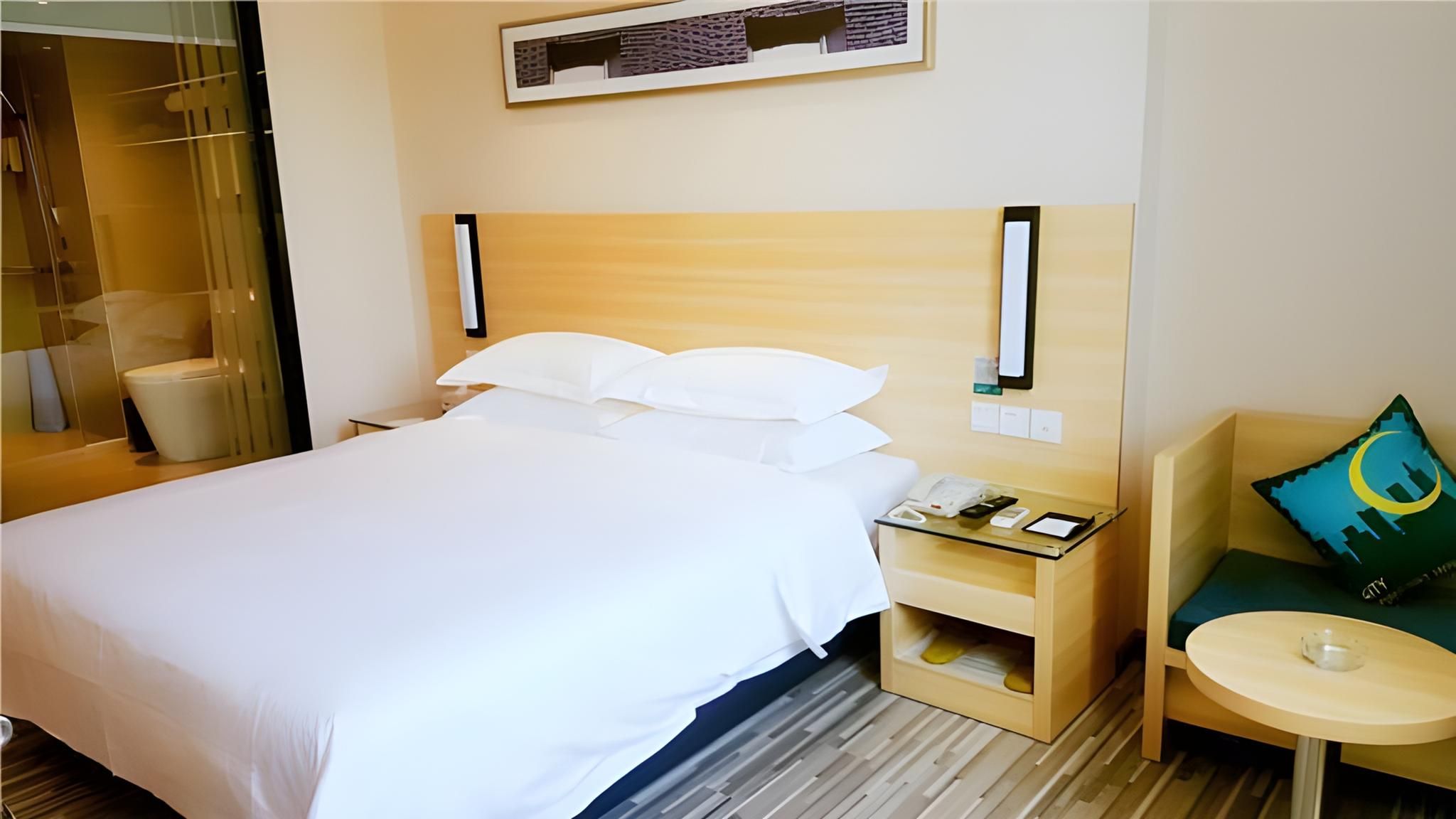 City Comfort Inn Yangjiang Yangchun Bus Station Stand Queen Room