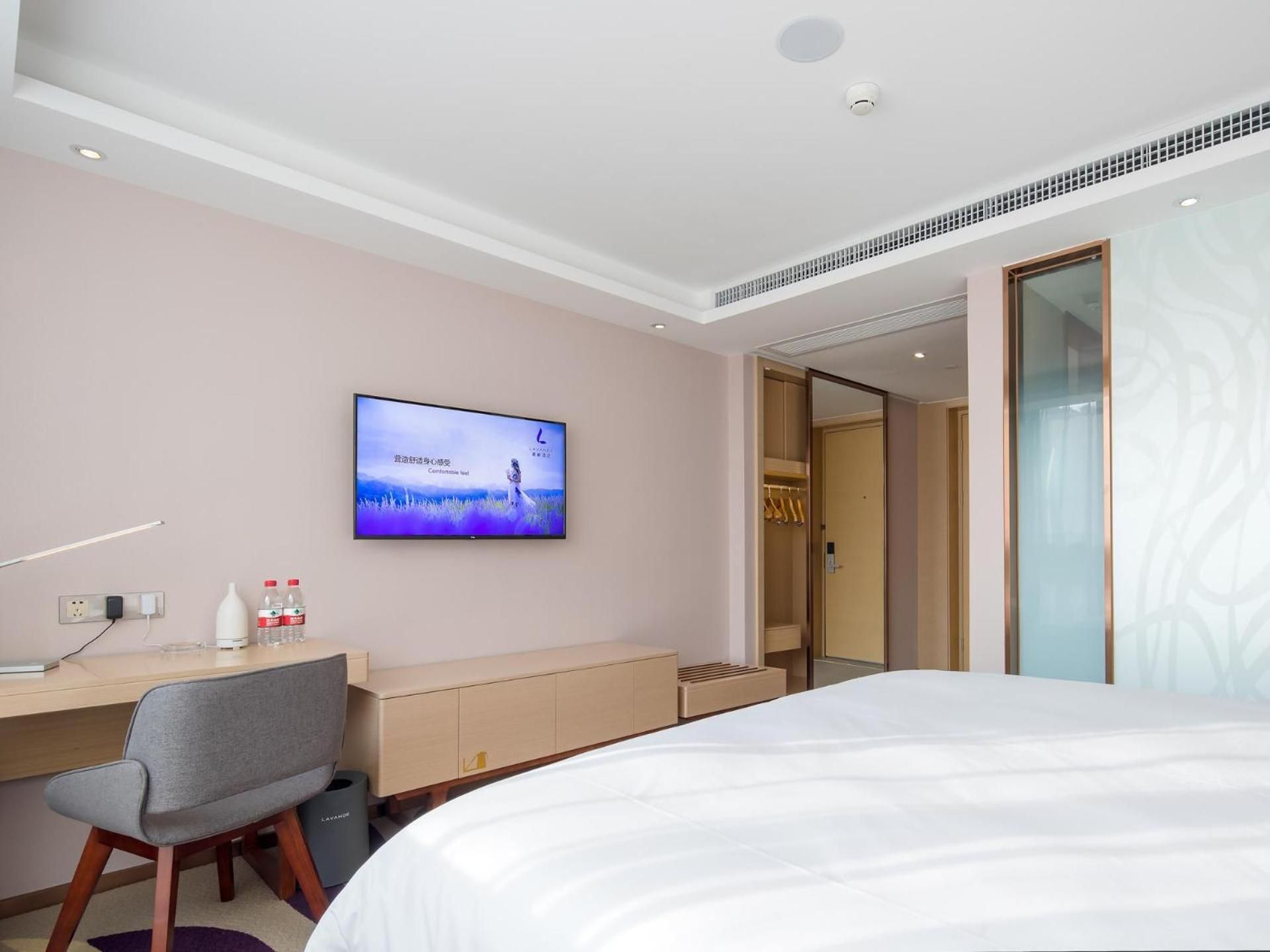 Lavande Hotel·Yangchun Donghu Superior Room One Beded