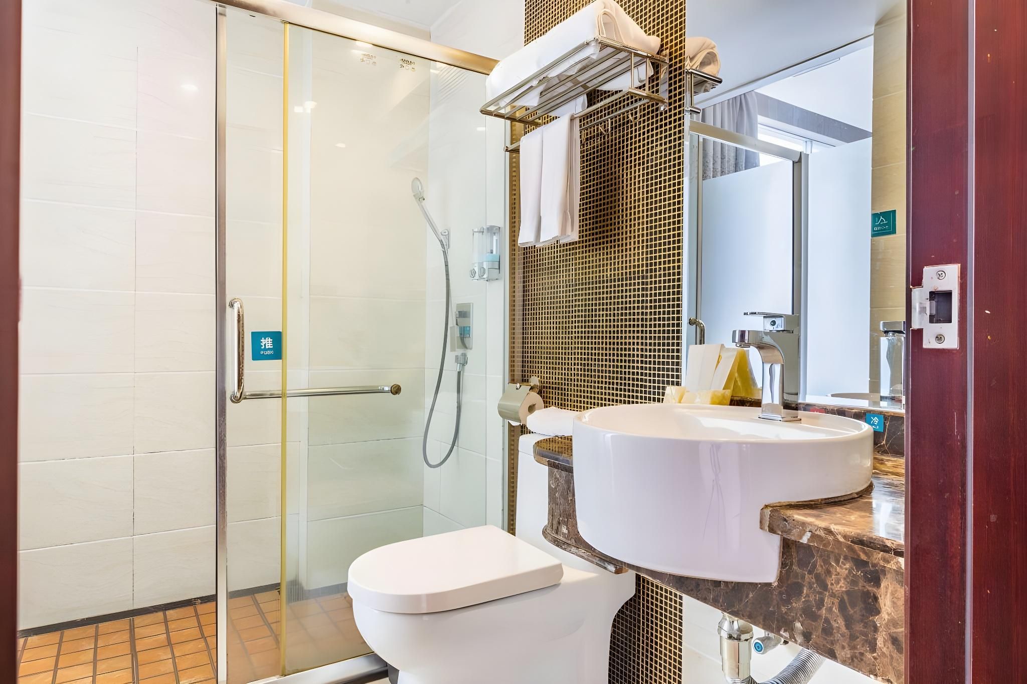 2 Bed Twin Superior Room