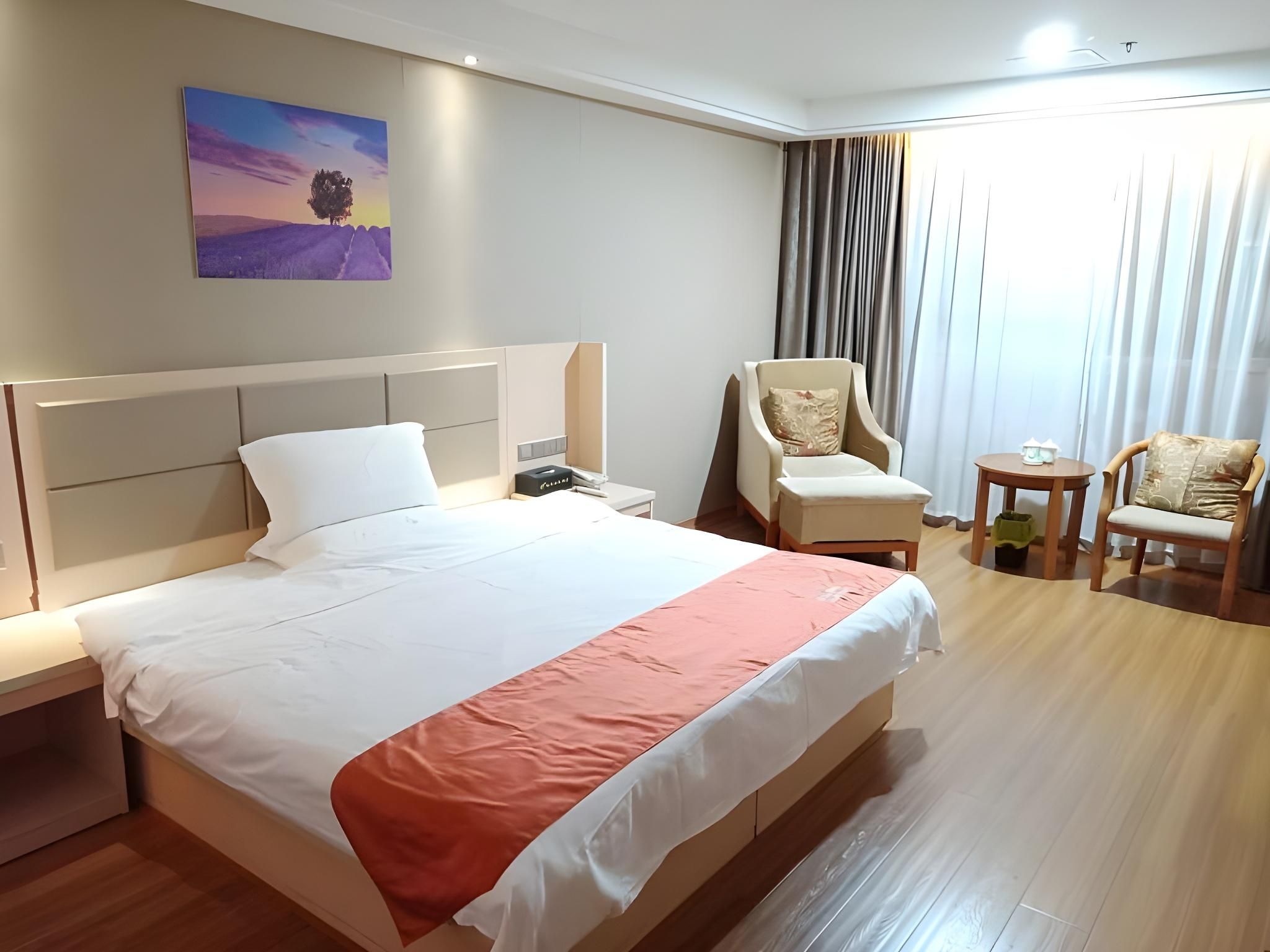 Business Queen Room