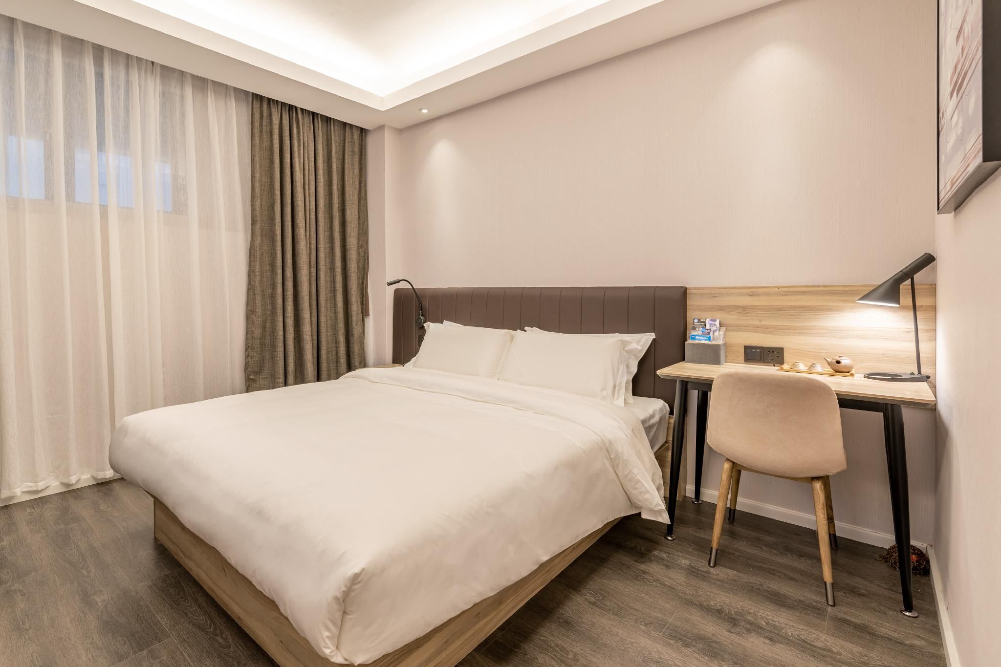 Hanting Premium Hotel Putian Wanda Plaza Huazhu - Room With Bed