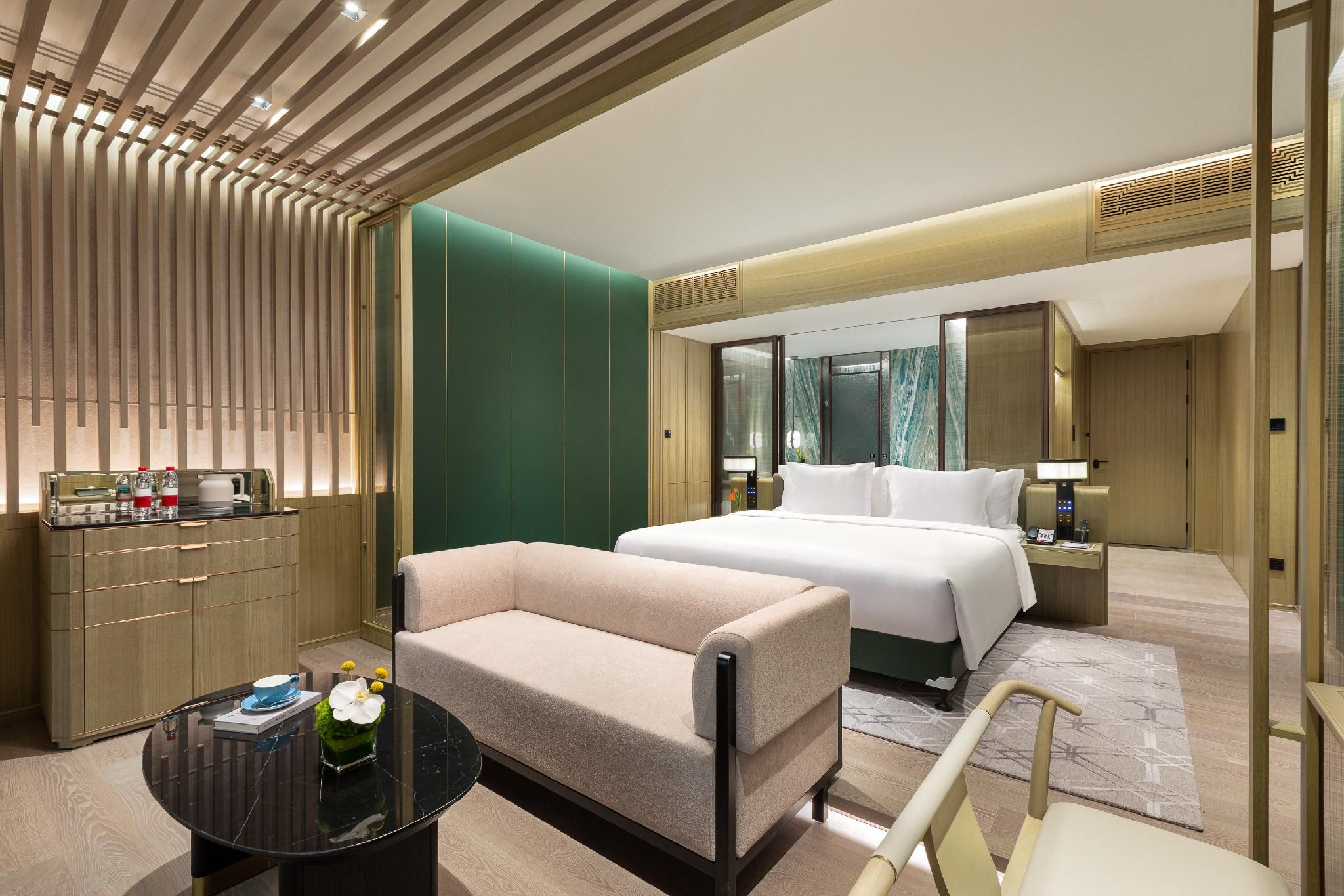 Crowne Plaza Putian 1 King Premium Lake View Lounge Access