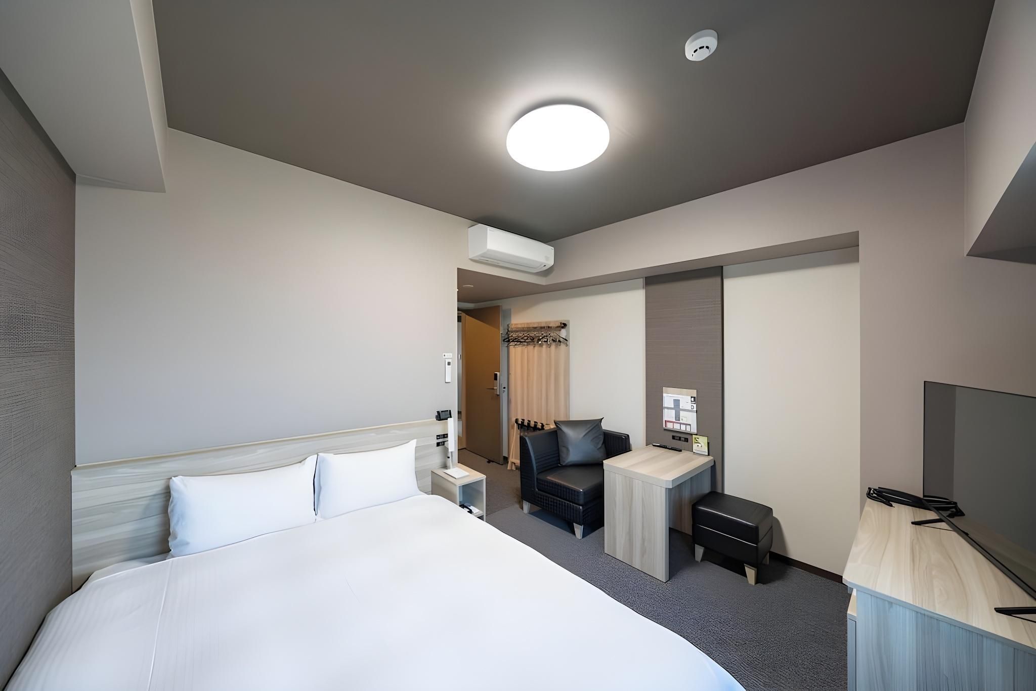 Semi Double Room - Non-Smoking