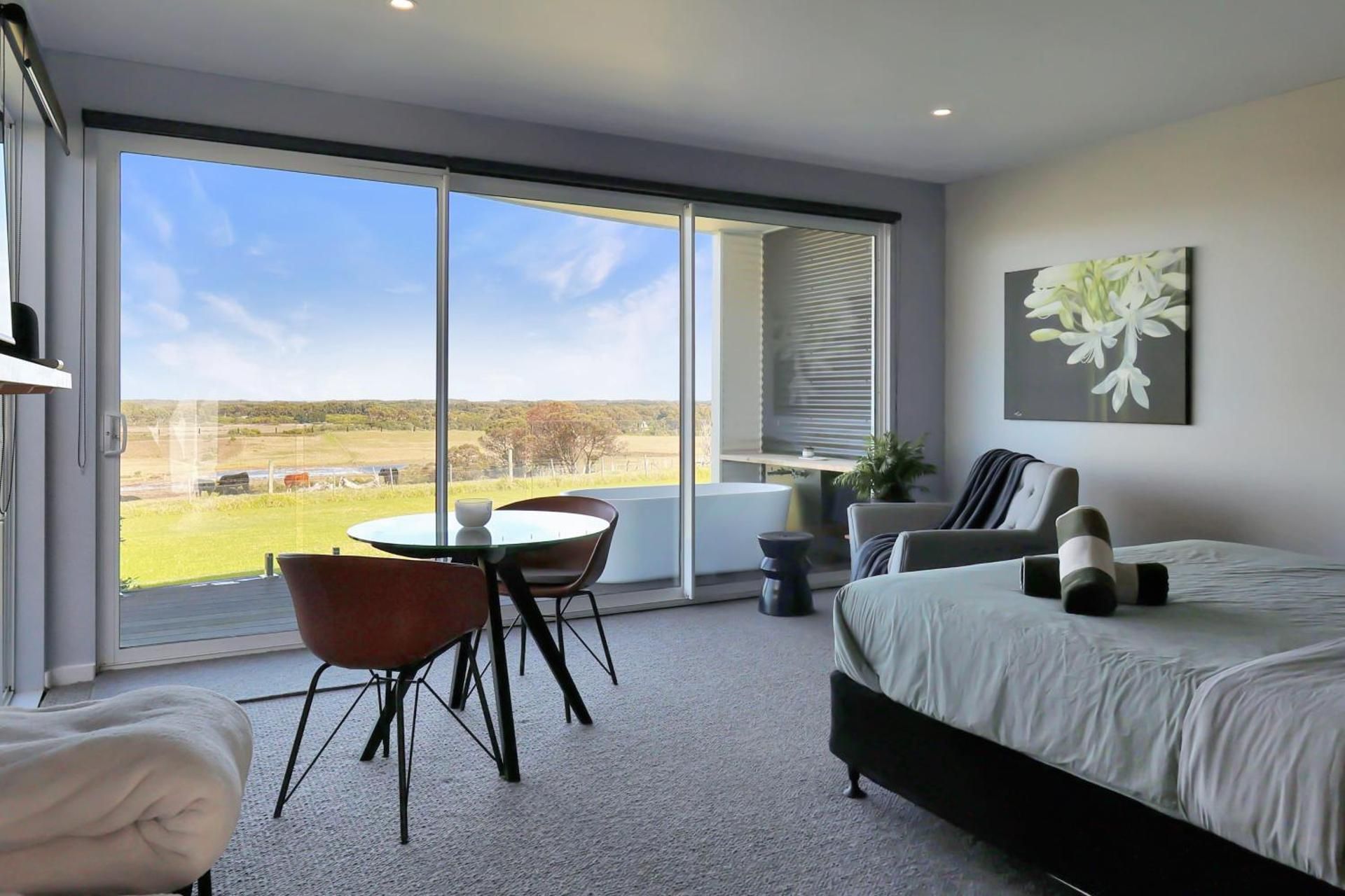 King Room with Roll-In Shower - Disability Access