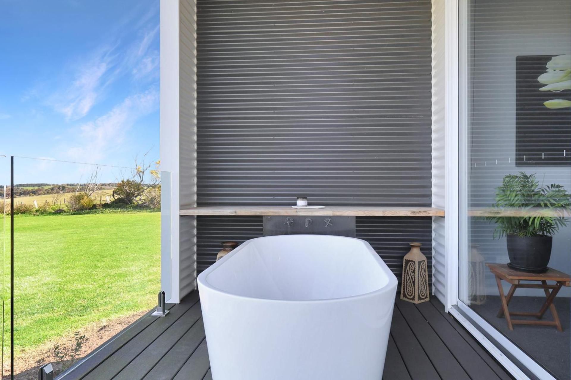 King Room with Roll-In Shower - Disability Access