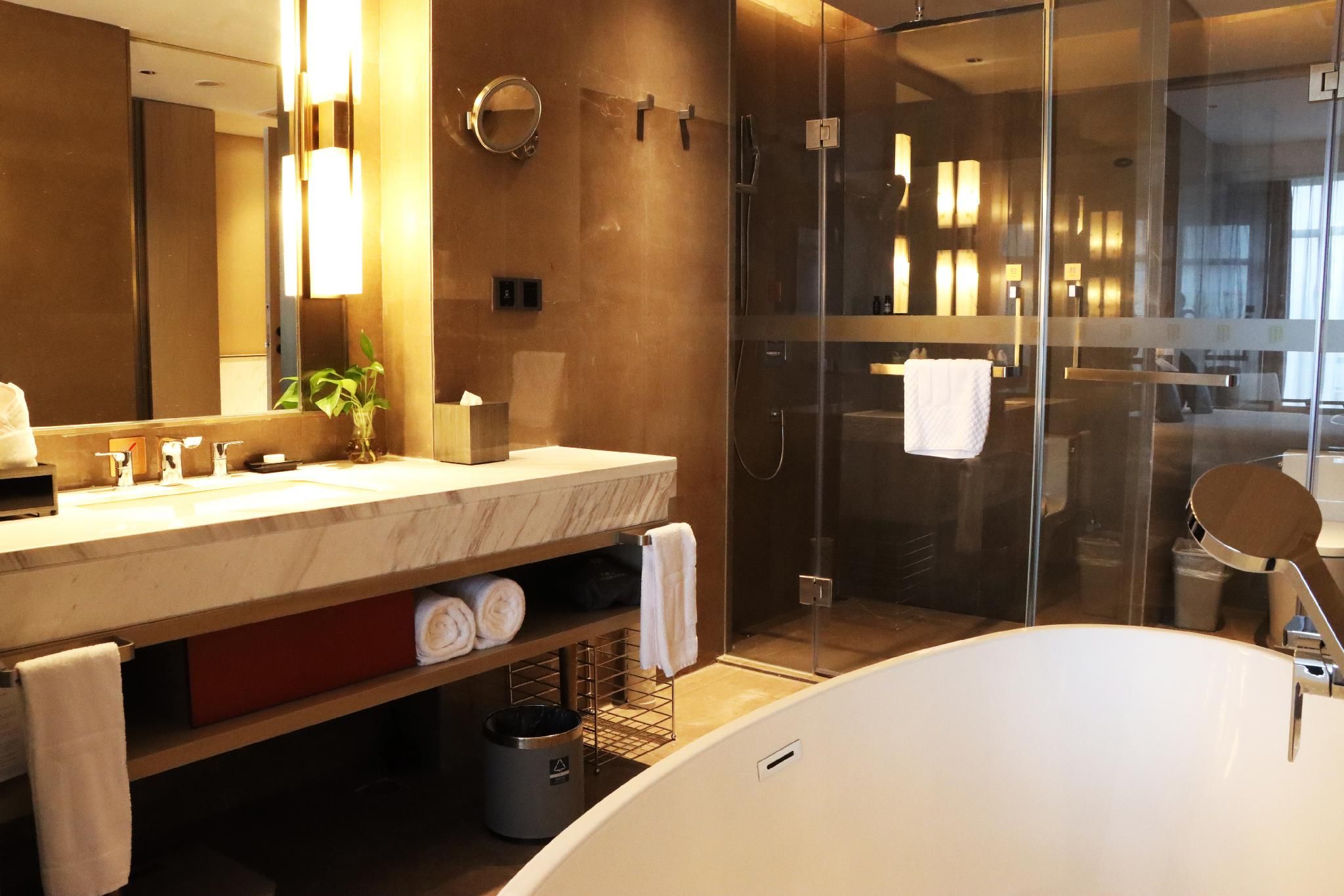 Jinyun Jingjiang International Hotel Executive Deluxe King Room 3