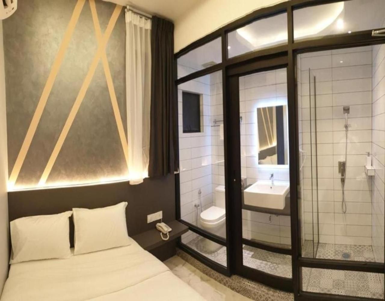 Deluxe Double Room with Shower