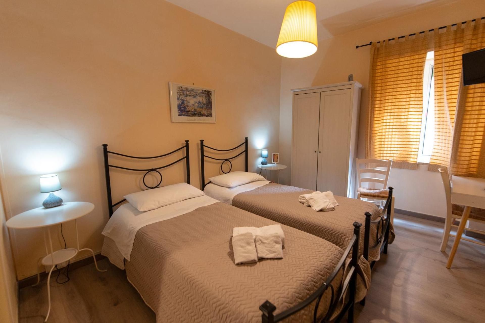 Standard Twin Room