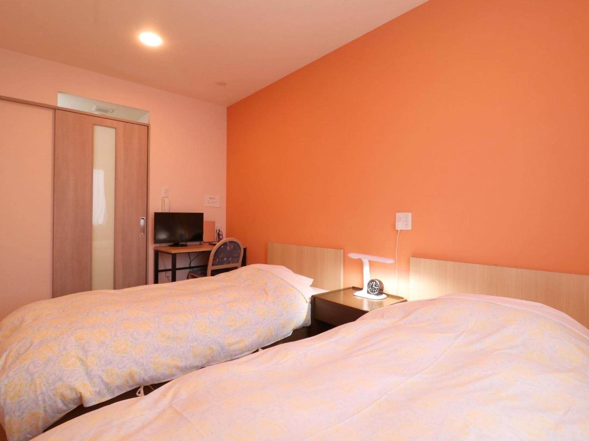 Economy Twin Room - Non-Smoking