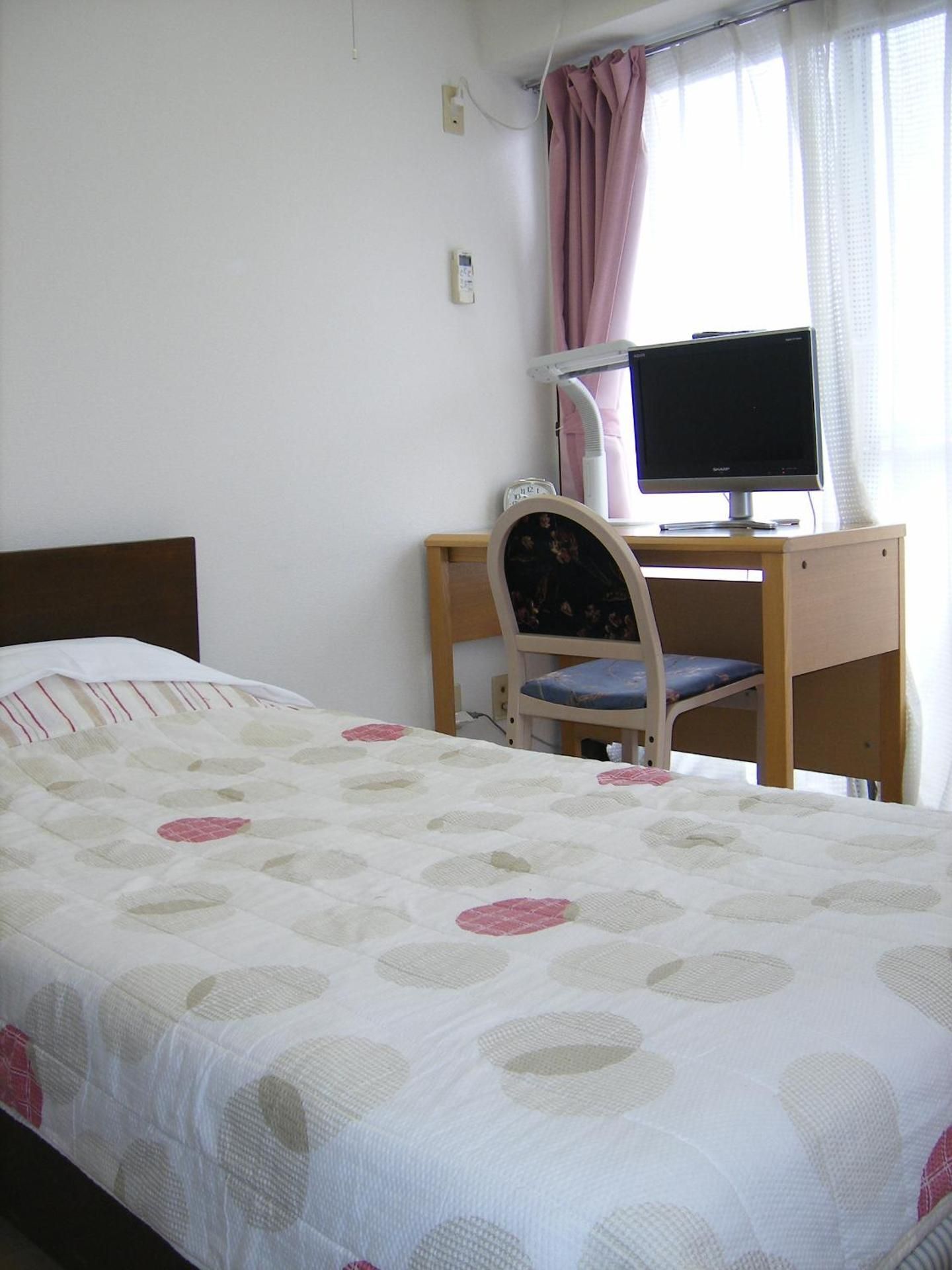 Single for 1 Person - Non-Smoking Residential Style
